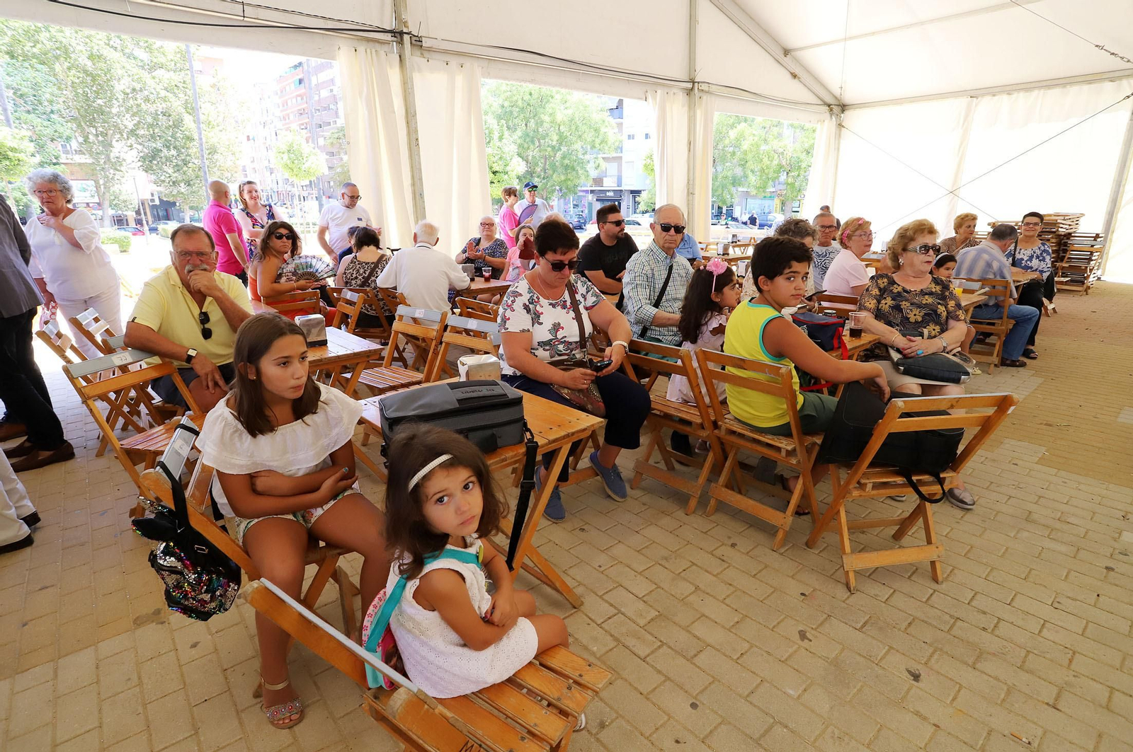 Imágenes del ambiente en las Colombinas de día de Isla Chica