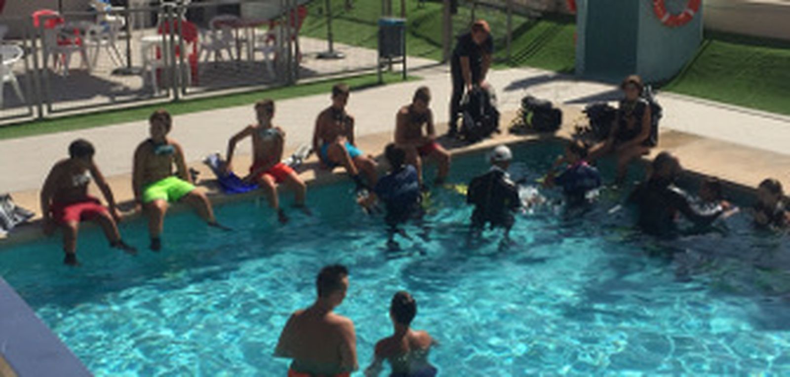 Viator crea la primera escuela municipal de buceo de la provincia para fomentar los deportes subacuáticos