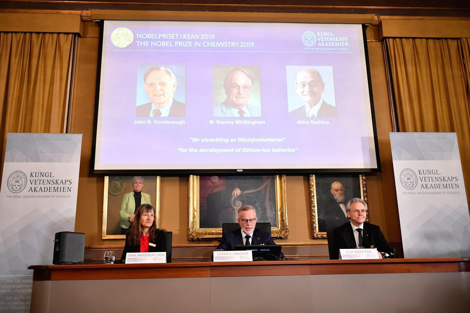 Los miembros de la Real Academia de Ciencias sueca anuncia a los ganadores del Nobel de Química.