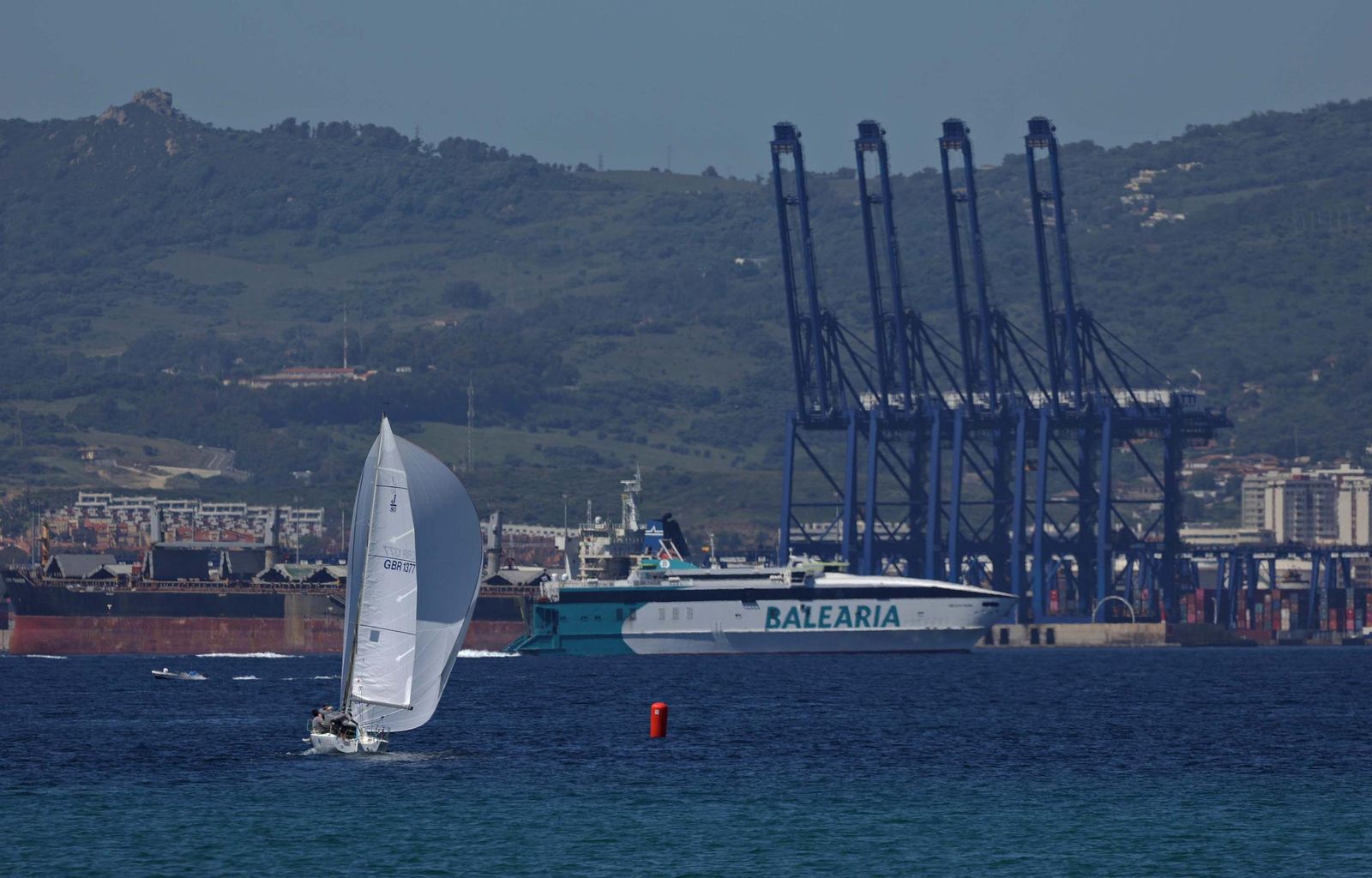 Fotos de la jornada del domingo del Campeonato Andaluz de vela categoría J80 en La Línea