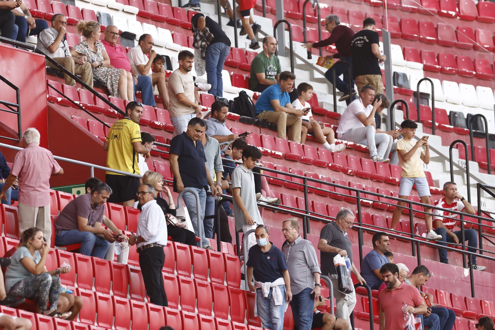 Búscate en las fotos del Sevilla-Valencia