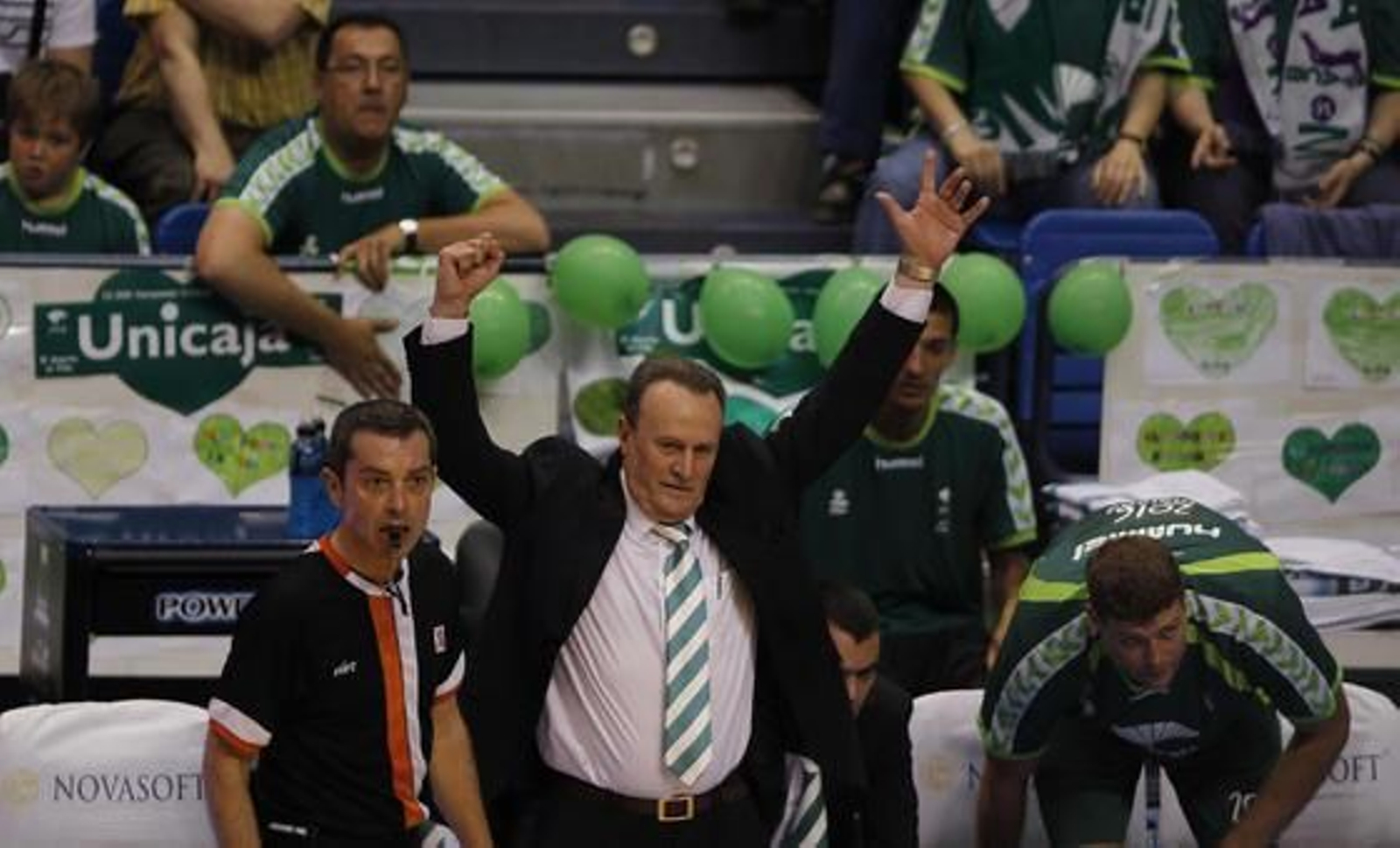 El Unicaja se mete en semifinales de los play-off de la ACB tras ganar en dos partidos al Power Electronics Valencia. / Sergio Camacho