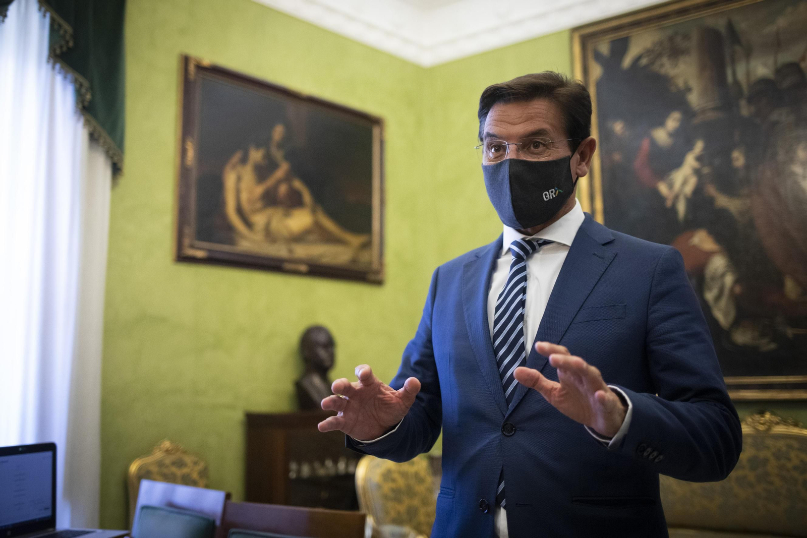 El alcalde de Granada pide a la ciudadanía que aplique el toque de queda aunque no hay resolución judicial