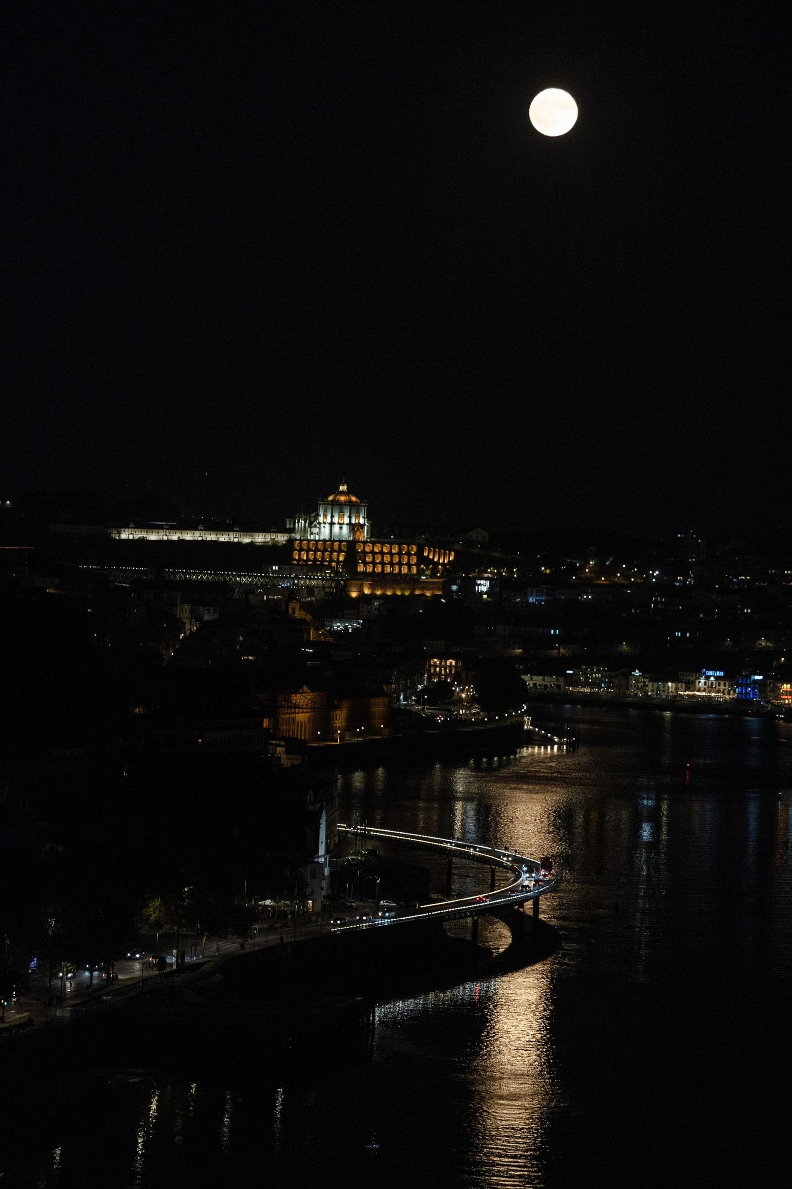 La Superluna azul captada en diferentes partes del planeta: un disfrute visual de la Luna del Esturión