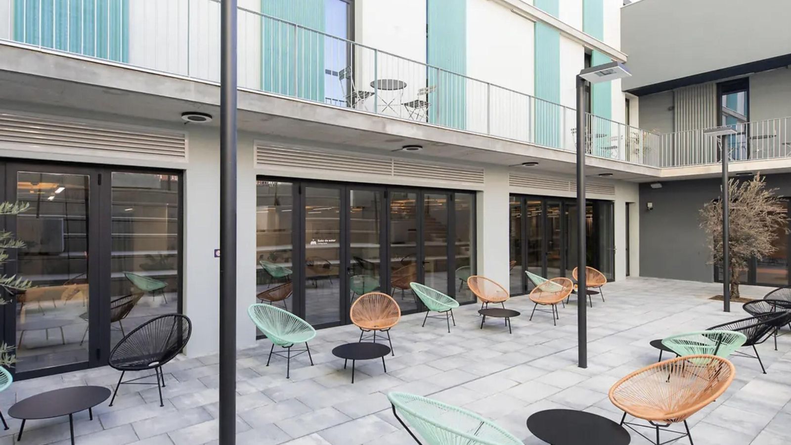 Exterior de la residencia Yugo Cartuja IV