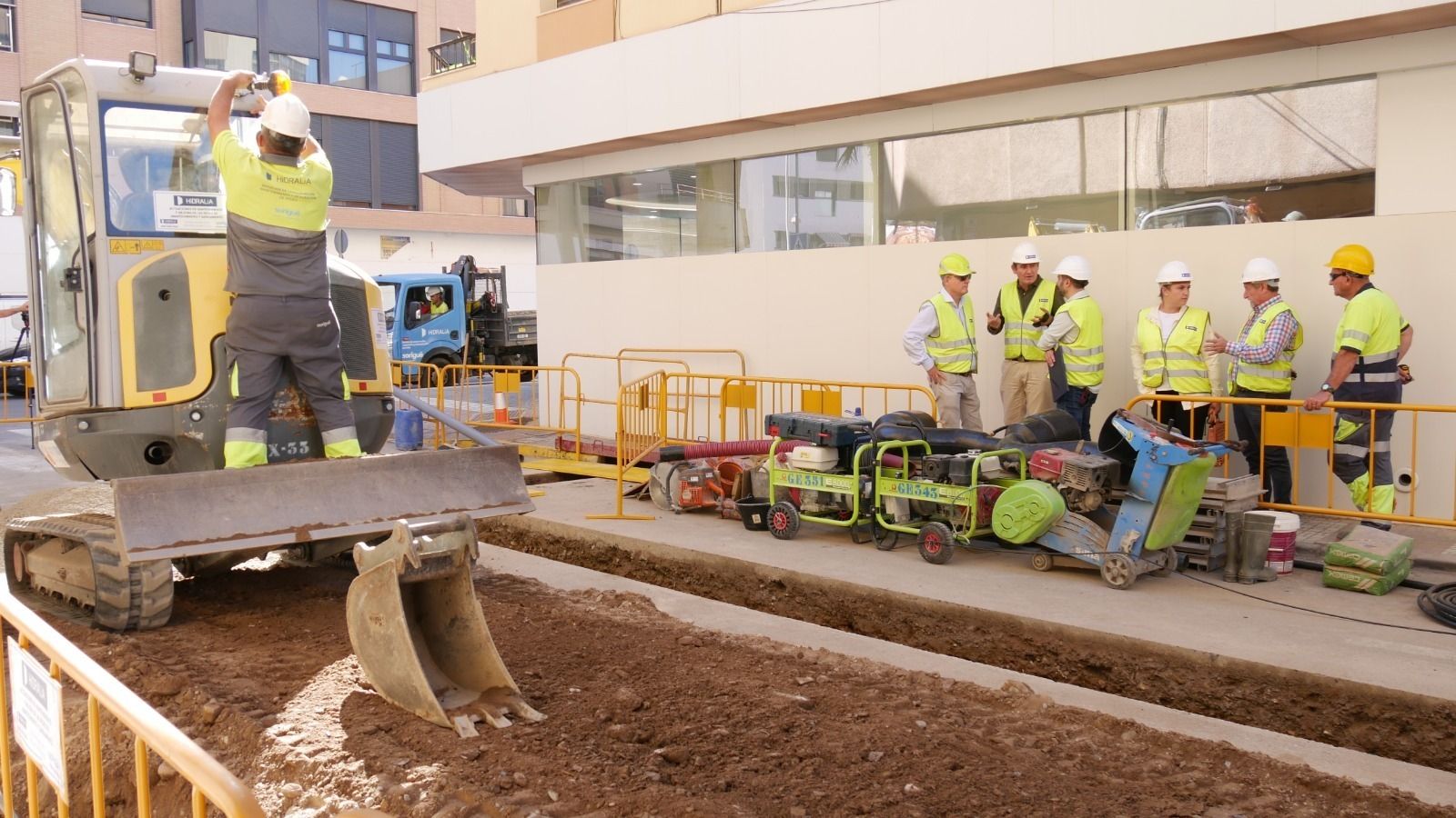 Autoridades del municipio abderitano visitan los trabajos de renovación de la red hidráulica