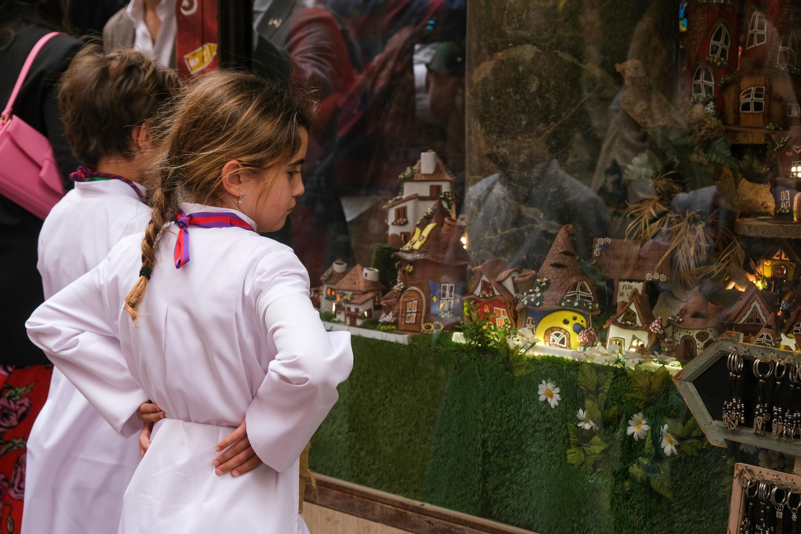 LAS IMAGENES DE LA BORRIQUITA (HDAD DEL AMOR) EN SEVILLA SEMANA SANTA 2024