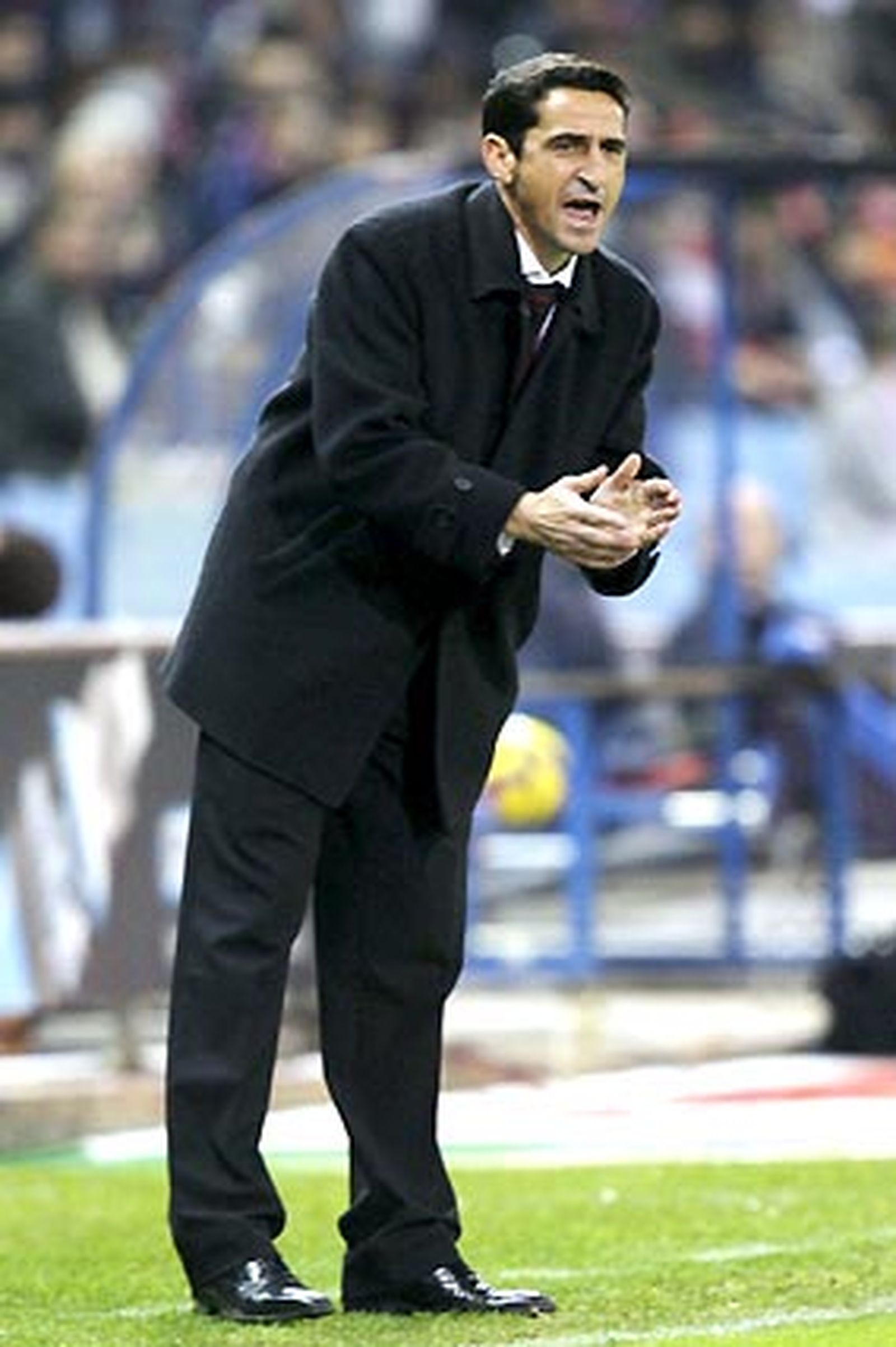 El Sevilla, que se adelantó en el marcador, salió derrotado del Calderón por un gol en propia puerta de Dragutinovic y otro de Antonio López en el 93.

Foto: Reuters / Afp Photo / Efe