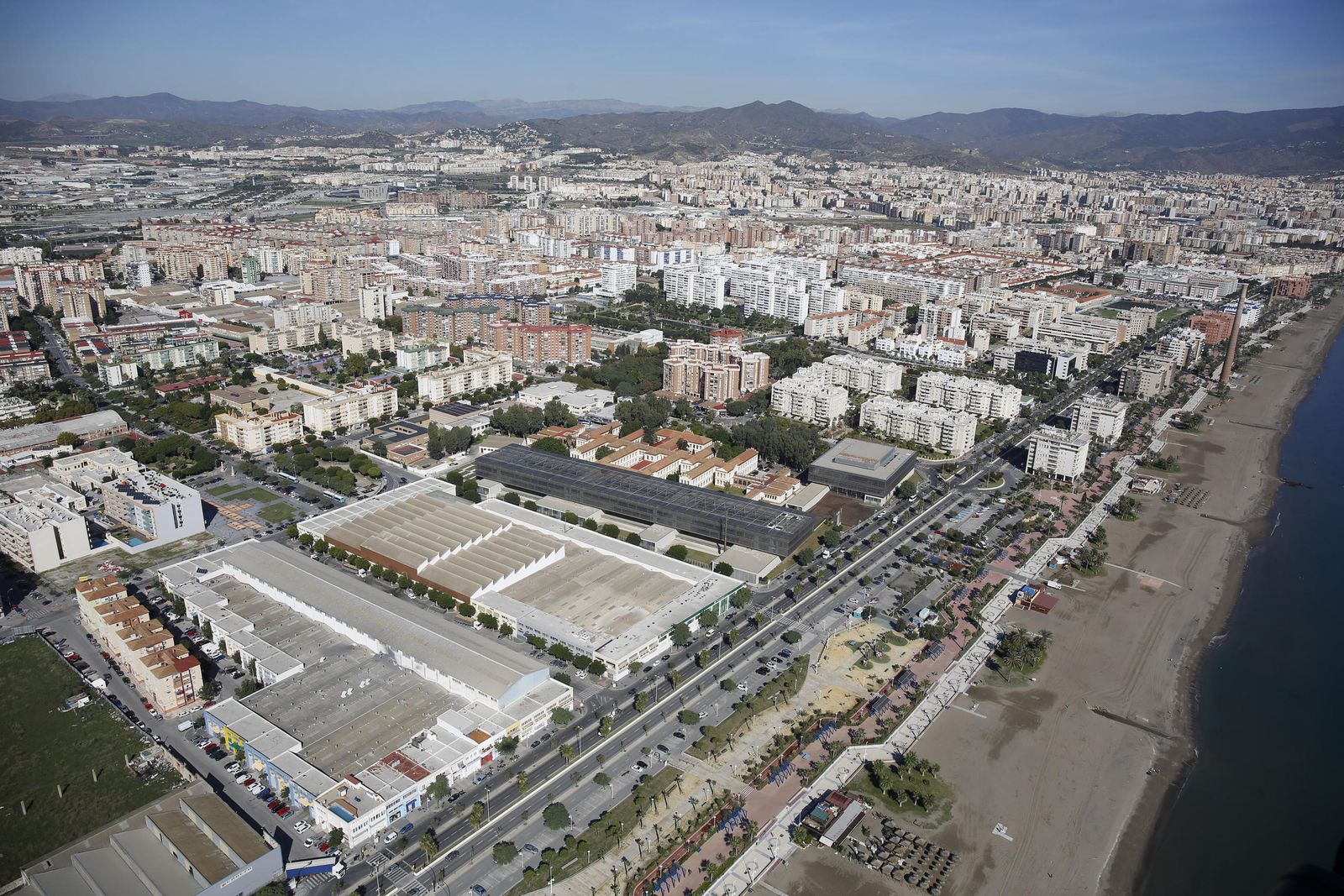 Vista aérea de la zona industrial de Los Guindos.
