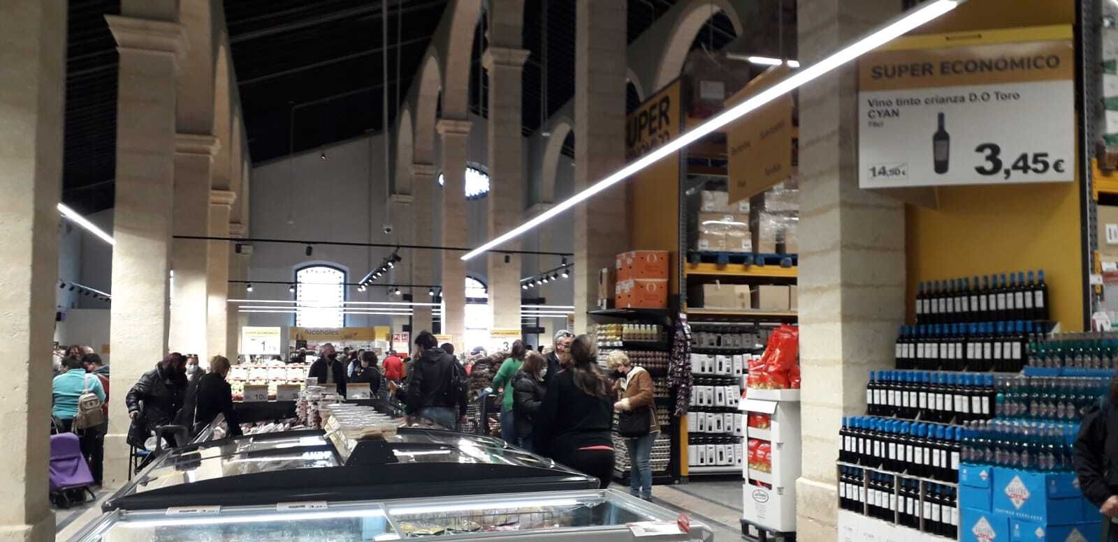 Una imagen del nuevo supermercado en la Bodega San José, junto a la Plaza de Toros.