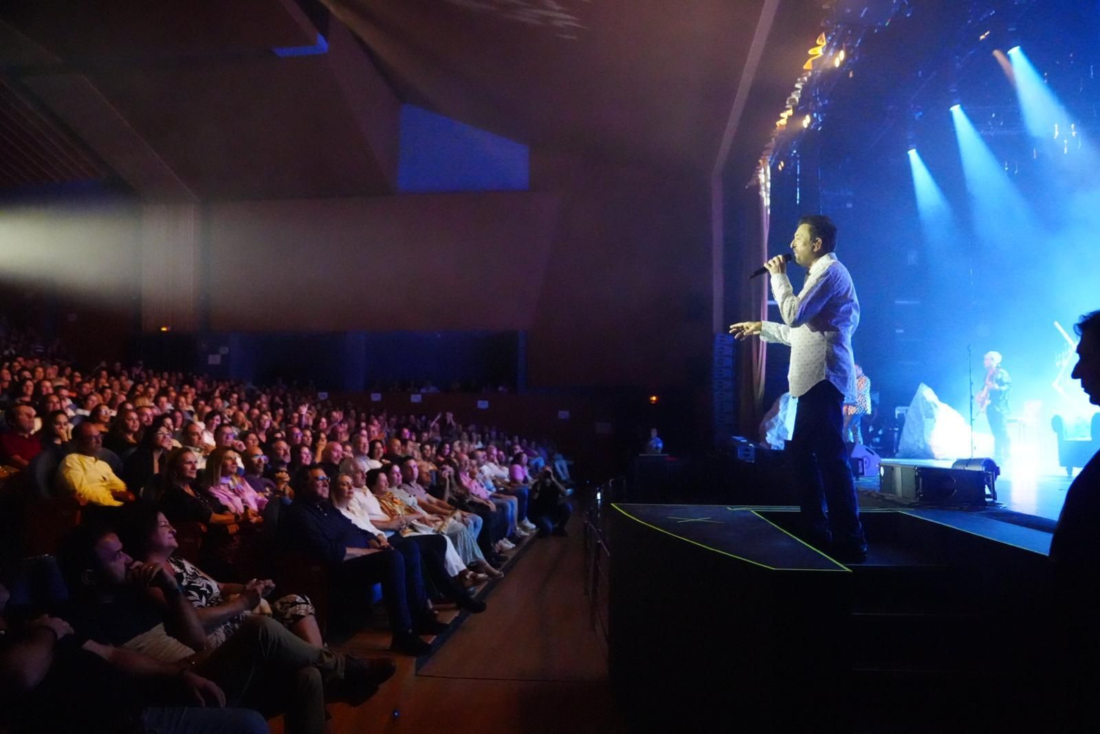 El concierto de Manolo García en el teatro El Silo de Pozoblanco, en fotografías