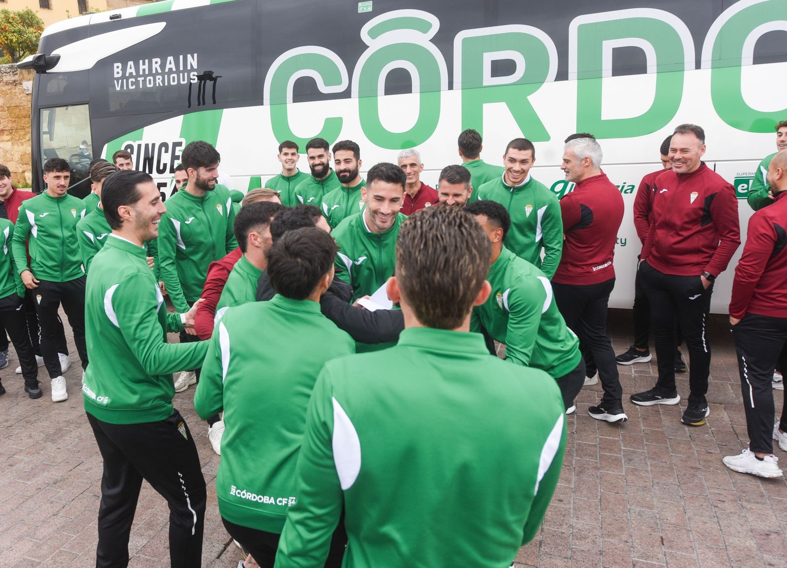 Las mejores fotos de la presentación del nuevo autobús del Córdoba CF