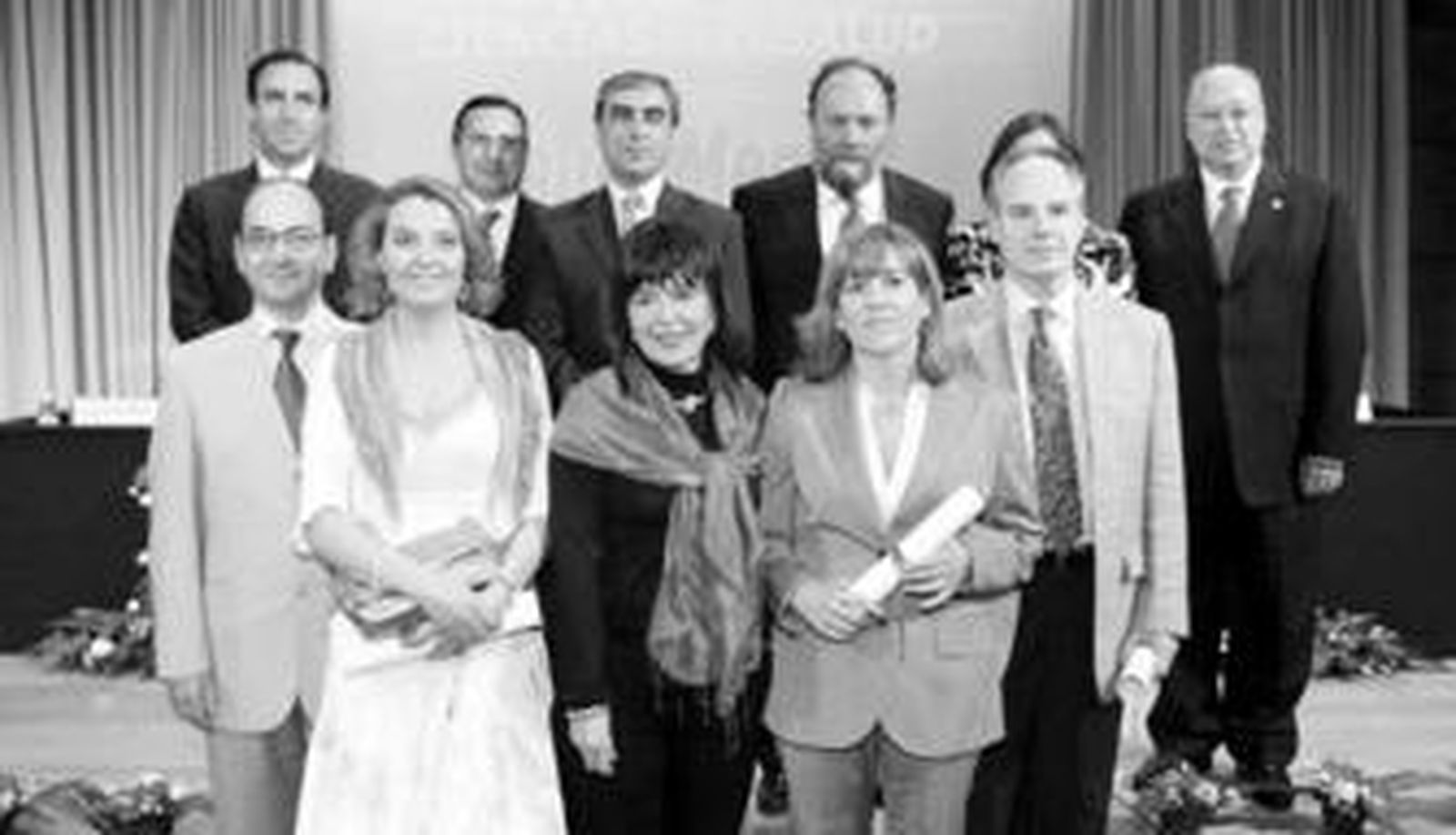 Foto de familia de los galardonados en la edición de este año, junto con los organizadores de los premios.