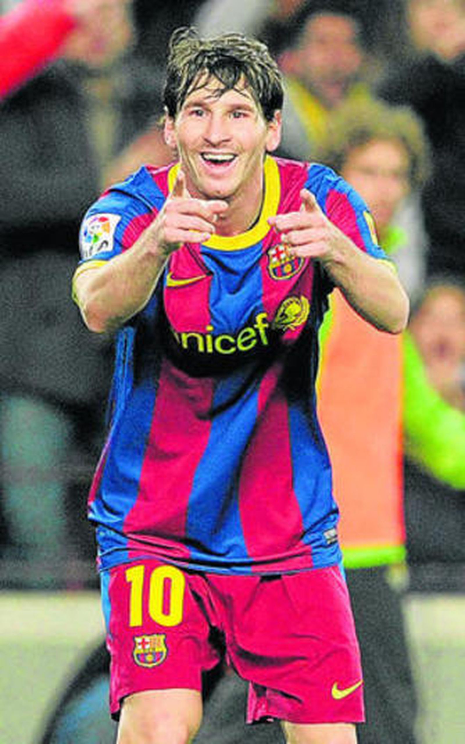 Messi, celebrando uno de los goles que marcó ayer.