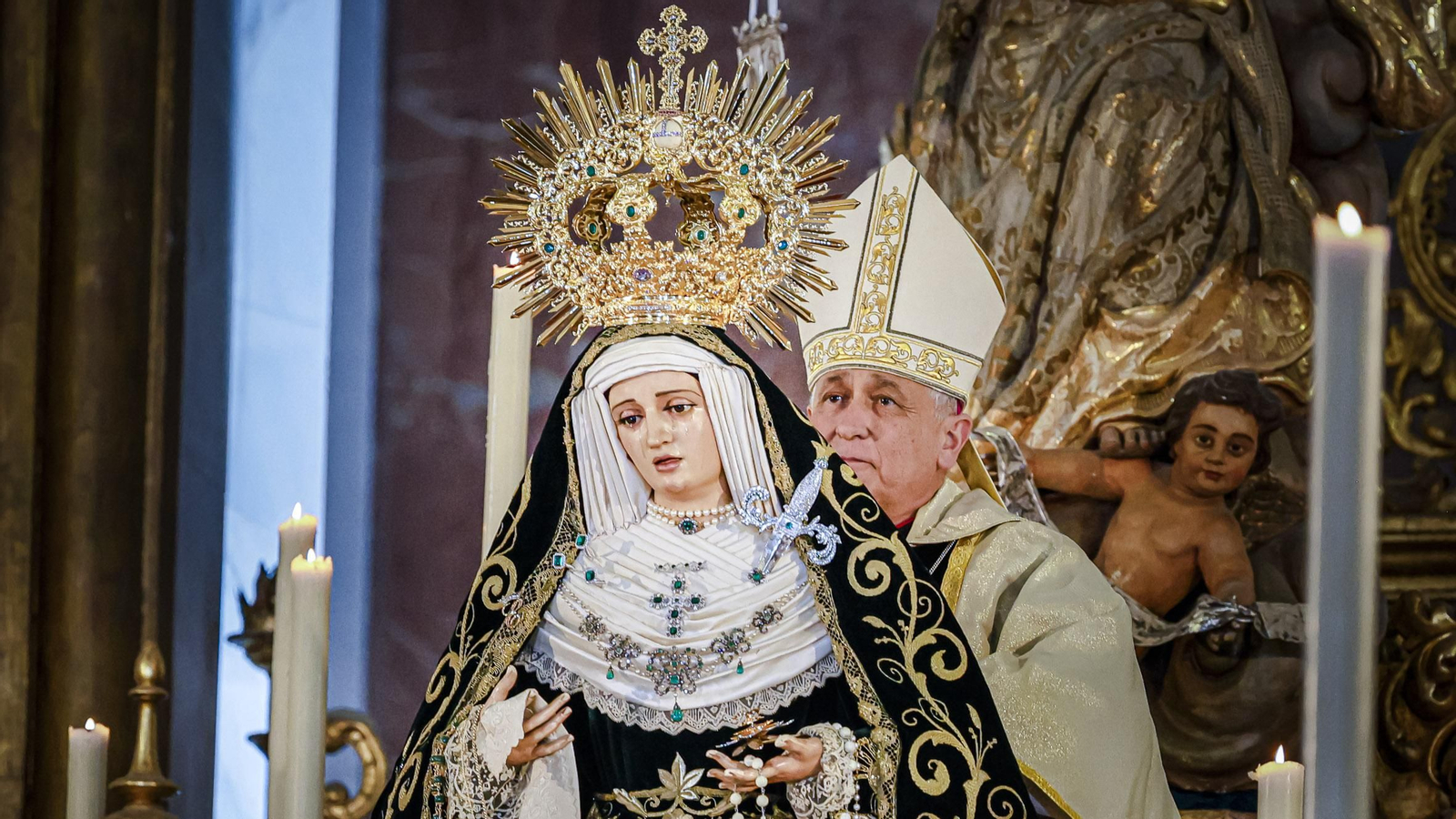 Las imágenes de la coronación de María Santísima de la Esperanza en San Fernando