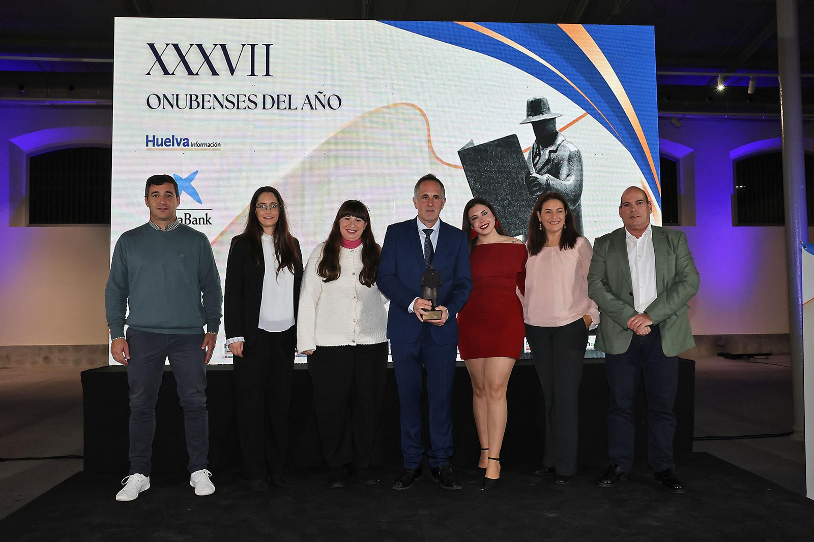 Imágenes de los invitados a la gala de los  37 premios Onubenses del Año