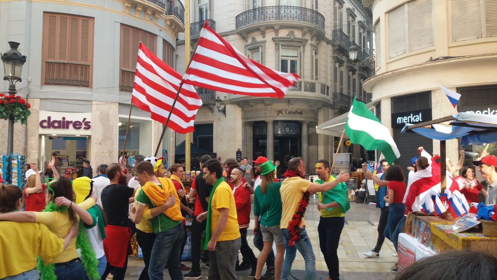 Un anuncio para el Mundial en calle Larios