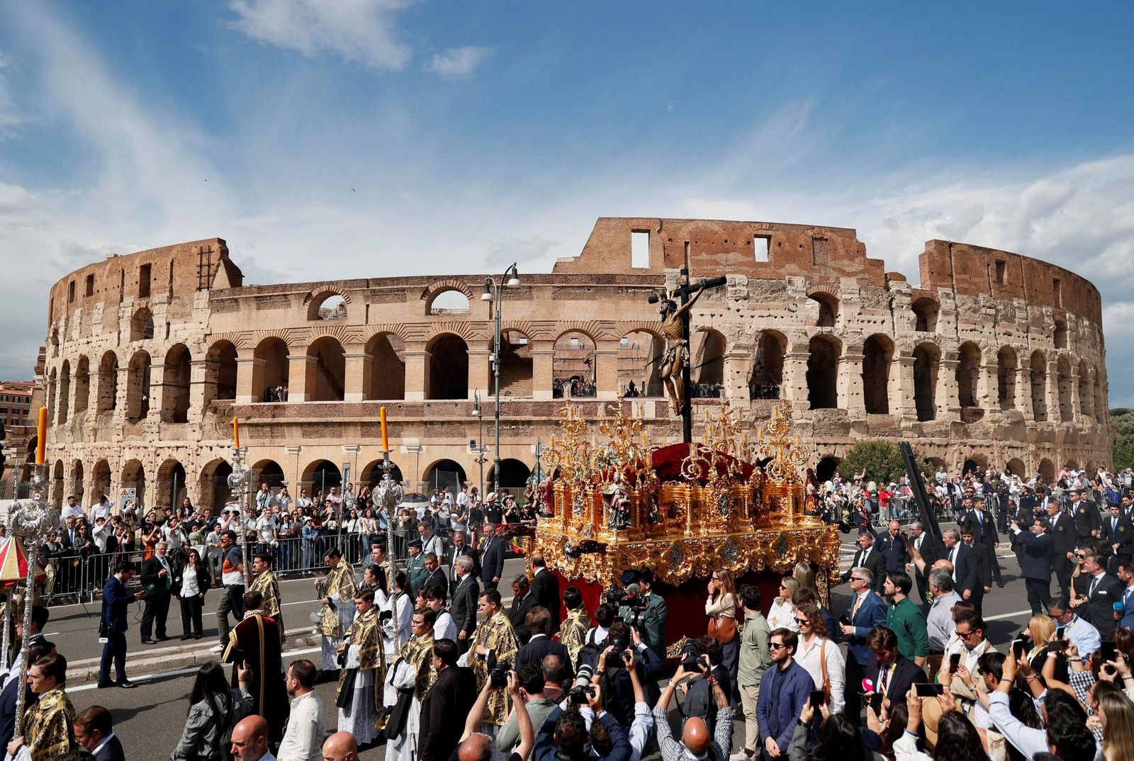 El Cachorro, con el Coliseo de fondo en la procesión del pasado sábado.