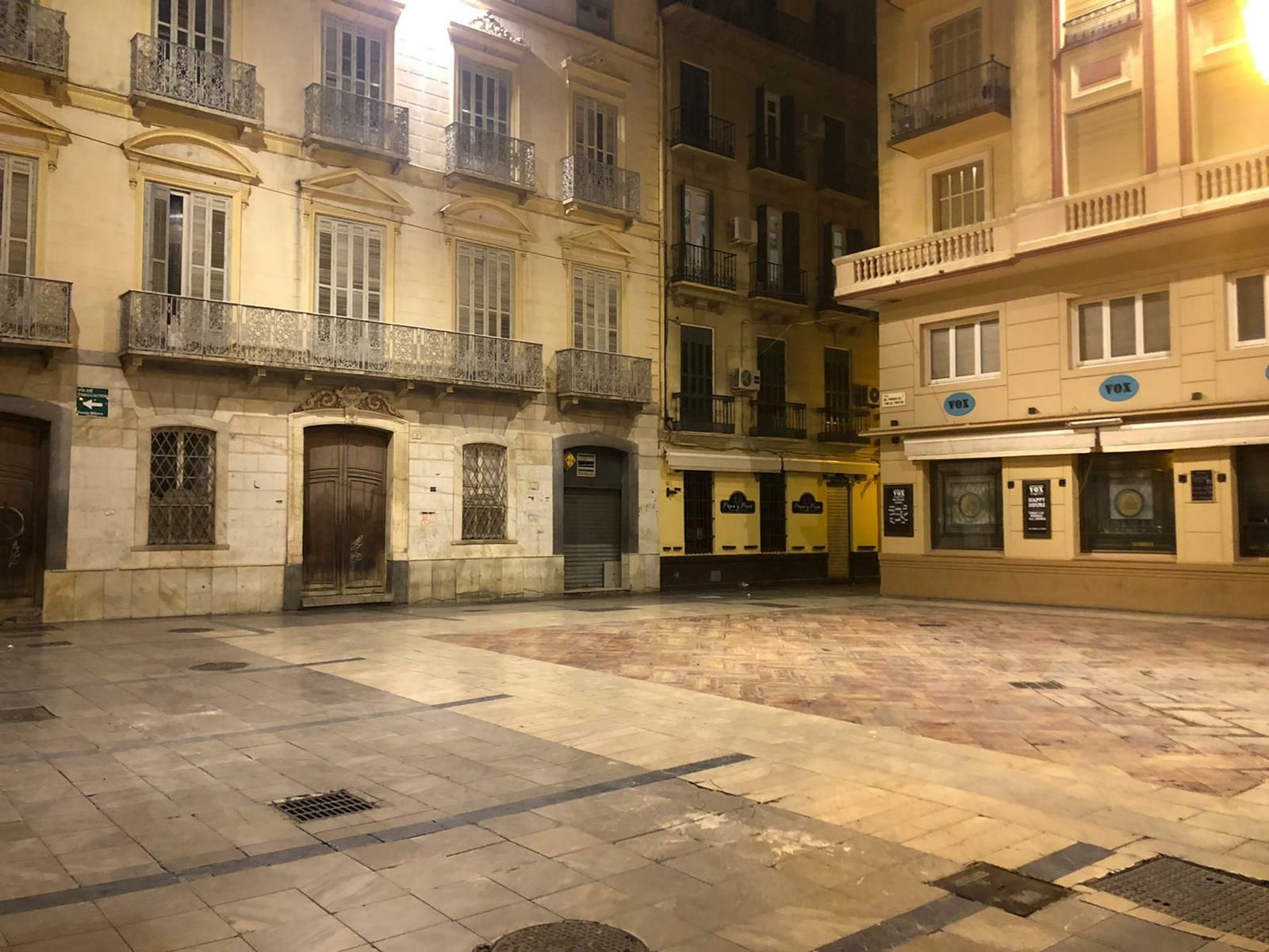 Las fotos de Calle Larios vacía por el coronavirus