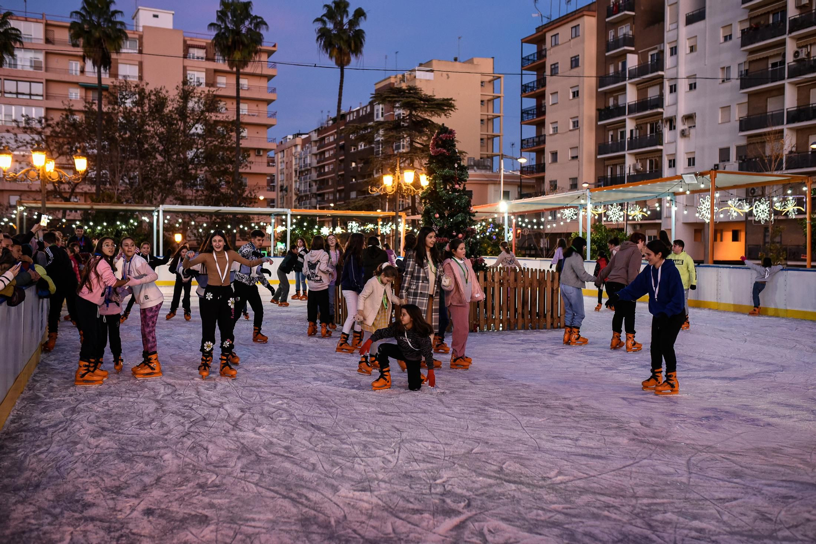La pista de patinaje sobre hielo en Isla chica, en imágenes