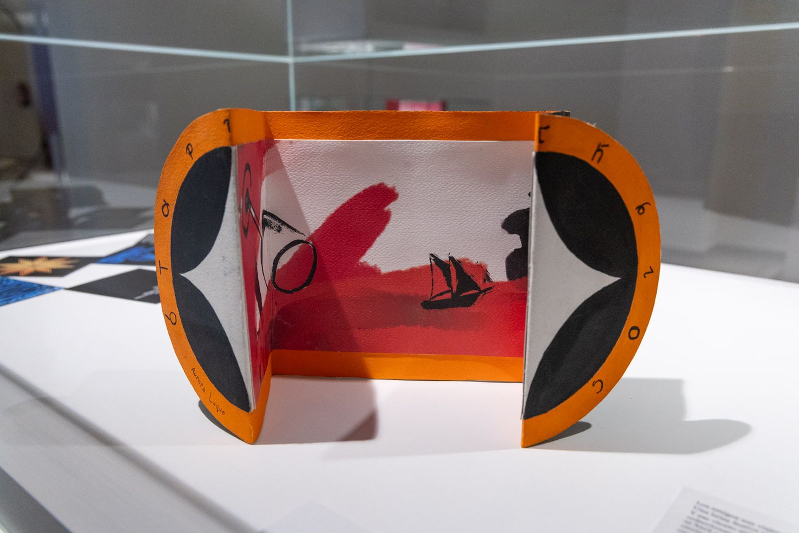 La poesía de Aurora Luque inspira la exposición 'Libros de Artista 2025'