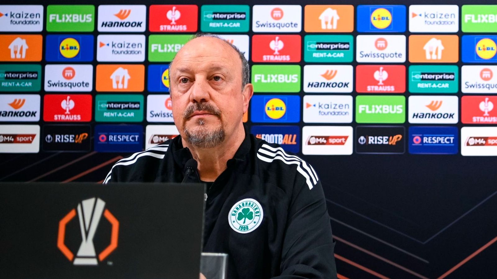 Rafa Benítez, en ruda de prensa.