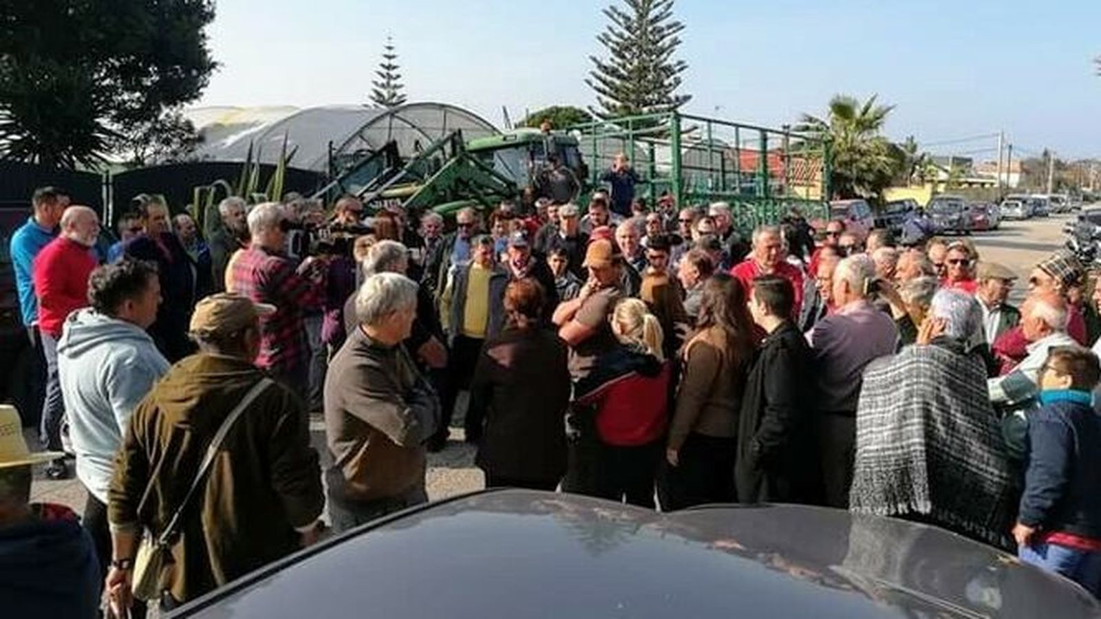 La concentración de vecinos del Camino de la Reyerta en enero de 2020.