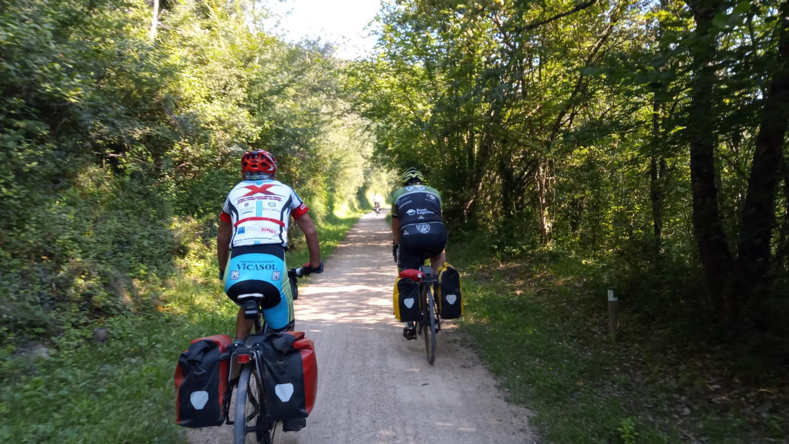 Fotogalería de la Transpirenaica de cuatro almerienses.