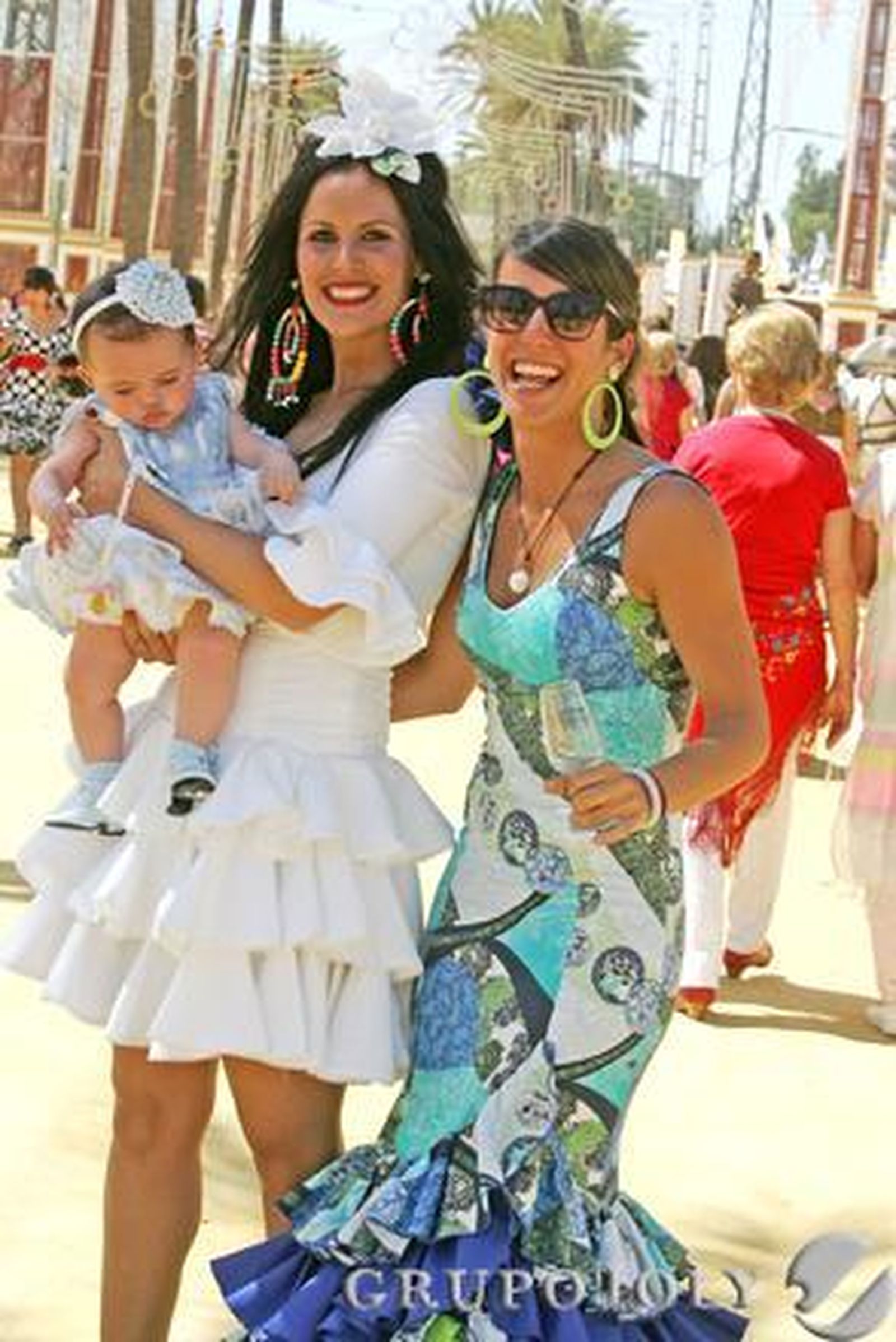 Hasta las pequeñas van de flamenca

Foto: Pascual