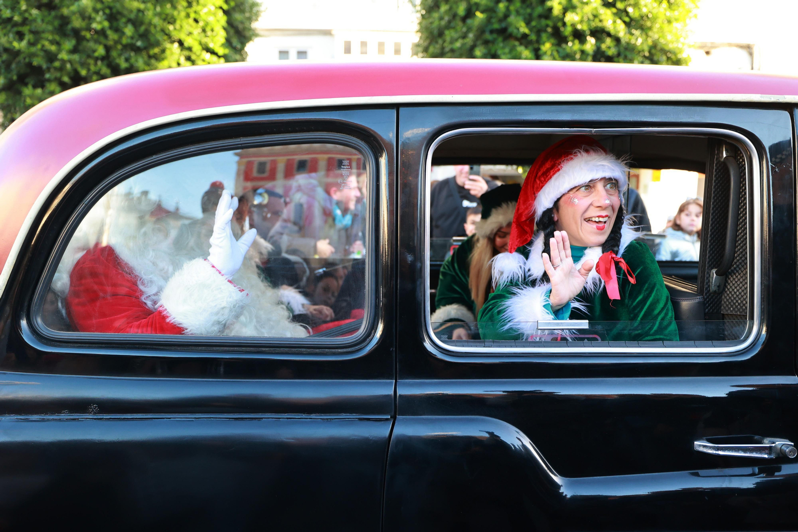 Papa Noel abre su casa en San Fernando: las imágenes de la inauguración y los horarios para visitarlo