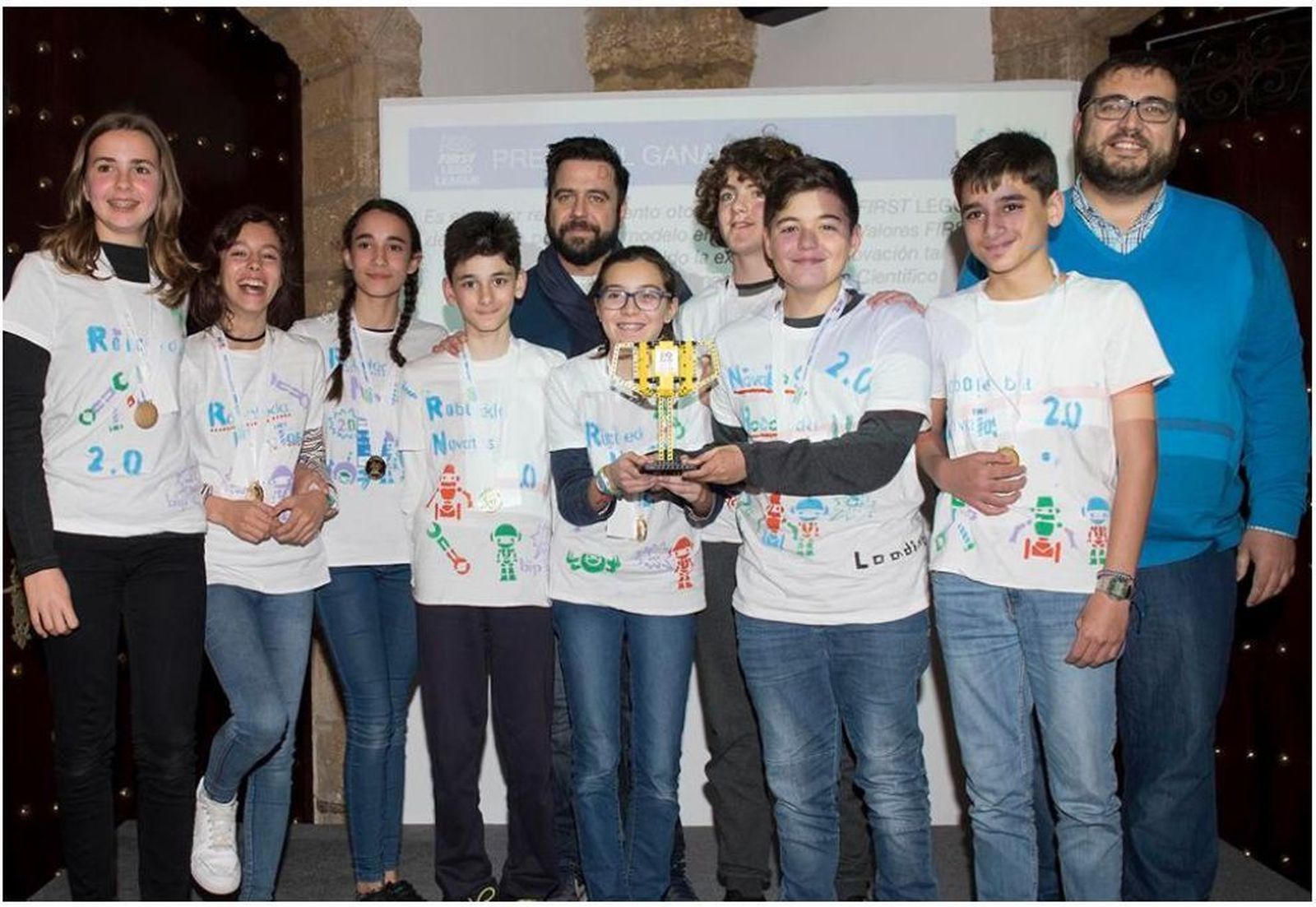 El equipo de La Arboleda, junto a Fran González en el torneo celebrado a iniciativa de la Diputación Provincial.