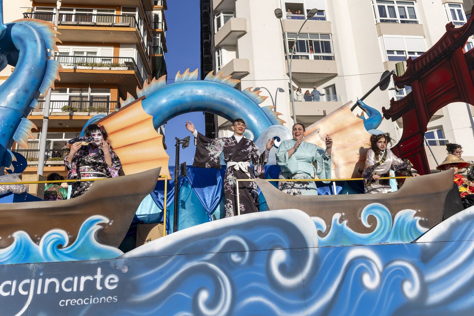 Las mejores imágenes de la Cabalgata del Carnaval de Cádiz 2026