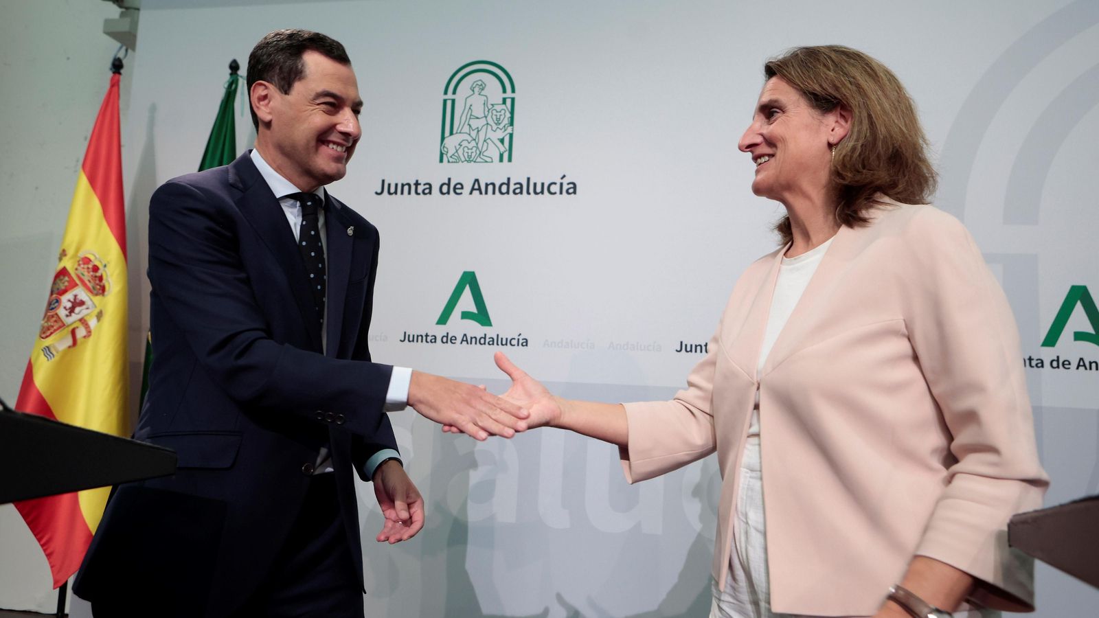 Juanma Moreno y Teresa Ribera, en el Palacio de San Telmo.