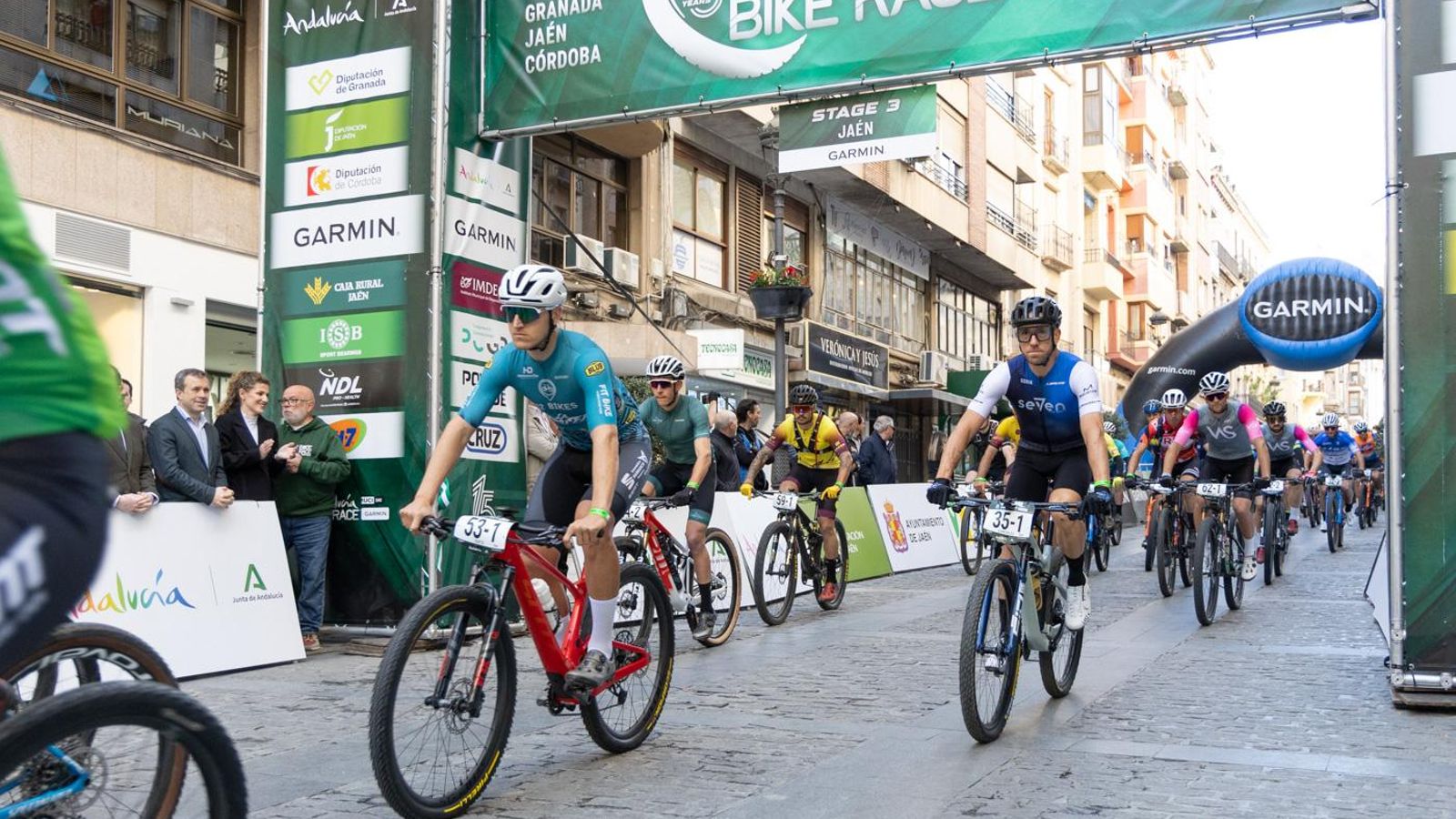 En imágenes: la Andalucía Bike Race llega a Jaén en su tercera etapa