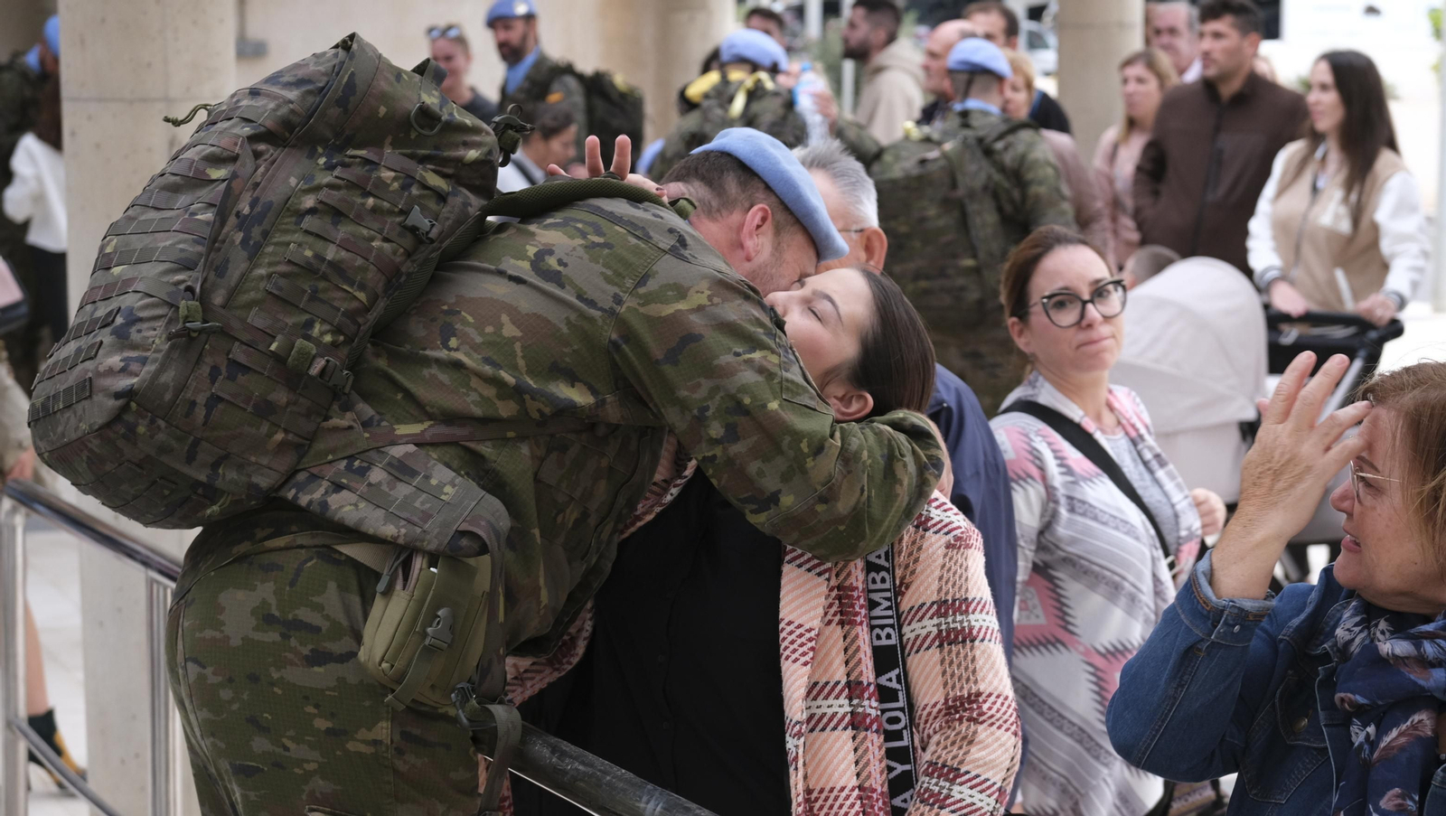 Imágenes de la salida del segundo contingente de La Legión con destino el Líbano
