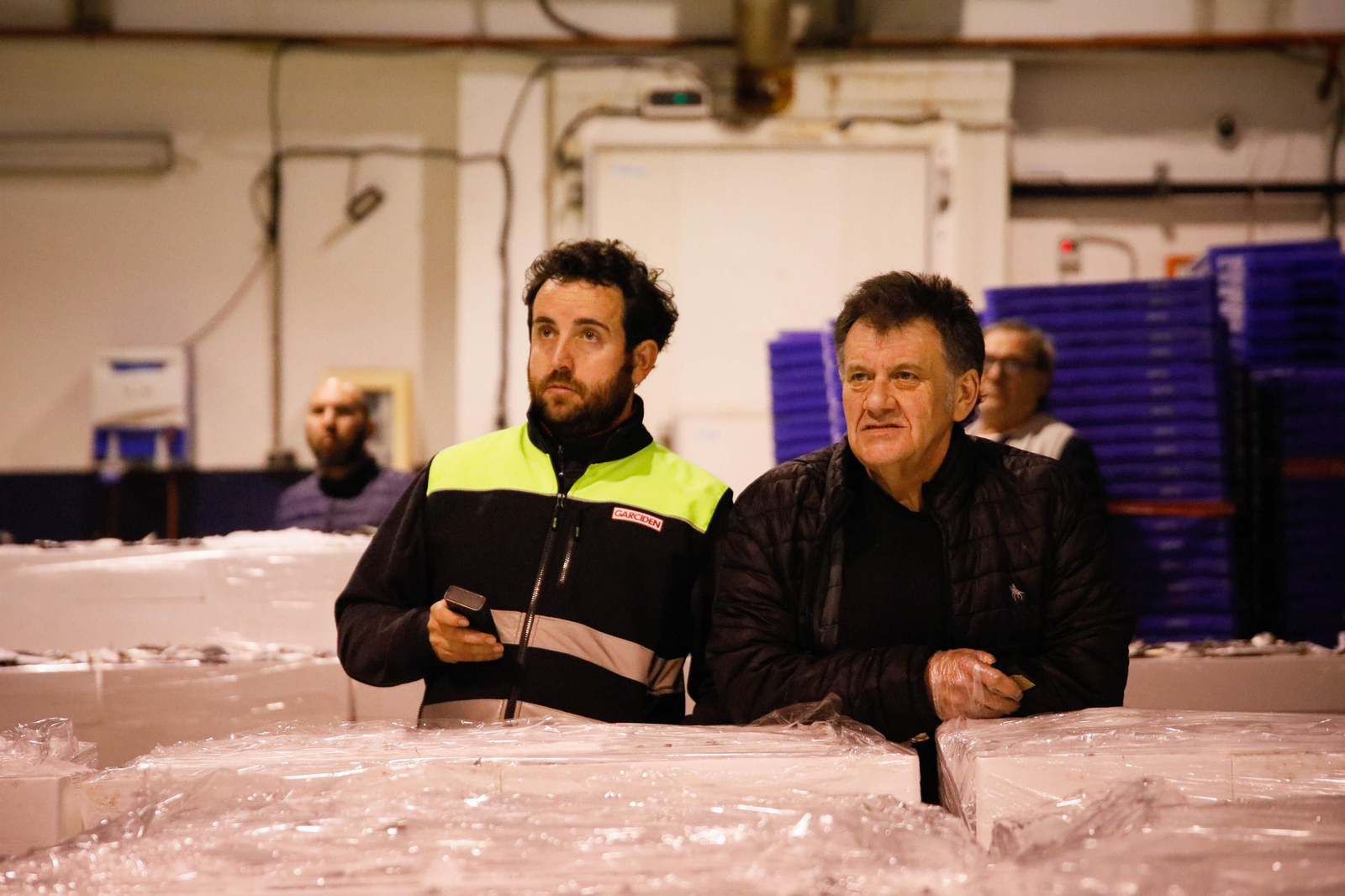 Te contamos en imágenes como ha sido la descarga de las traiñas en la lonja de Almería