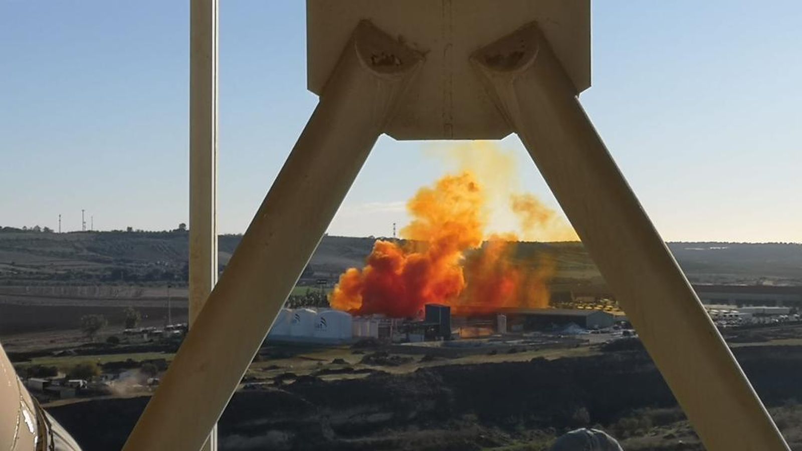 La explosión vista desde la cementera.