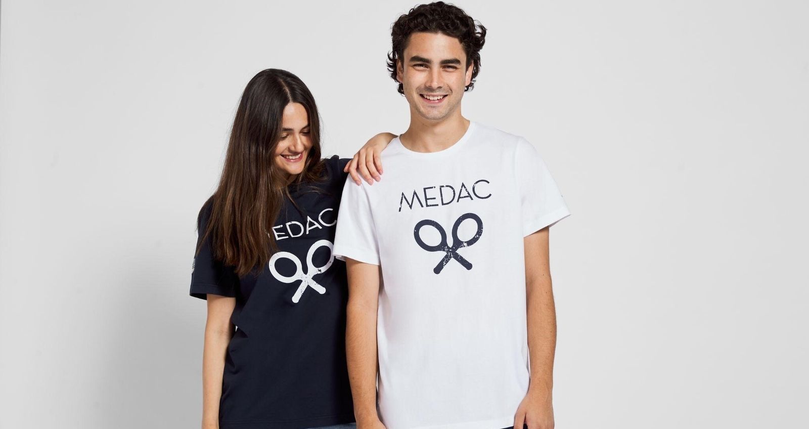 Camisetas surgidas de la colaboración de Silbon y Medac.