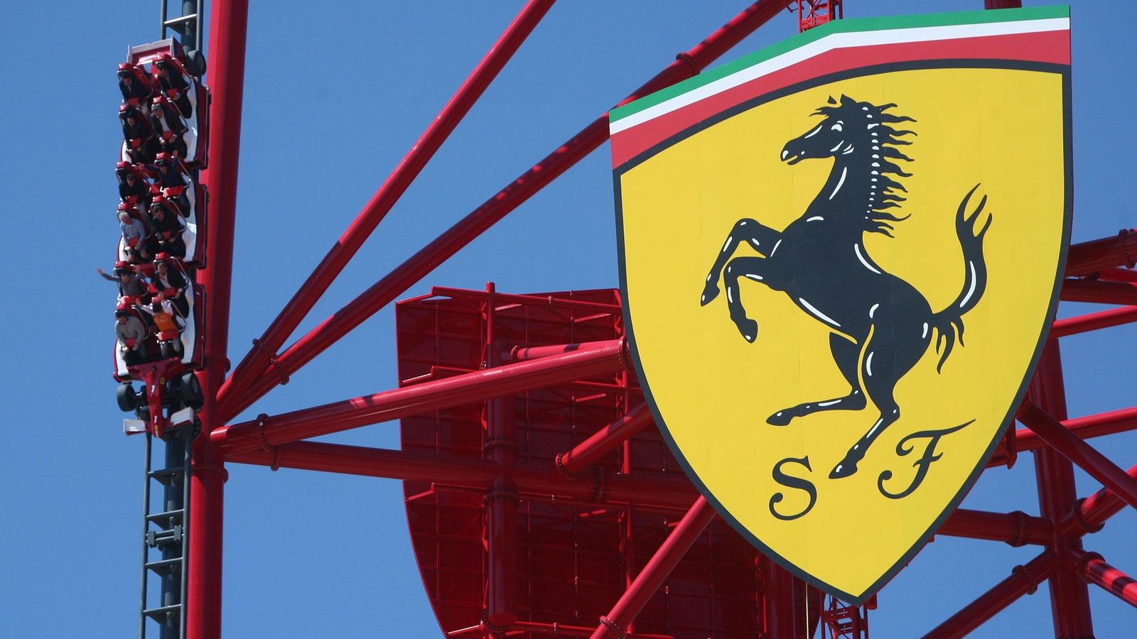 El FerrariLand es la montaña rusa más alta de Europa. El FerrariLand es la montaña rusa más alta de Europa.