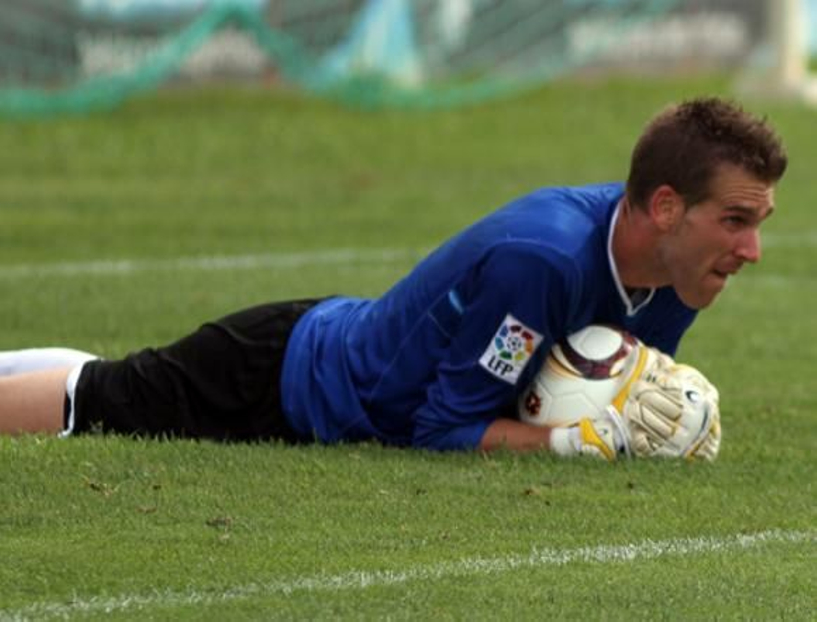 El portero Adrián estará de baja medio año por una lesión de rodilla