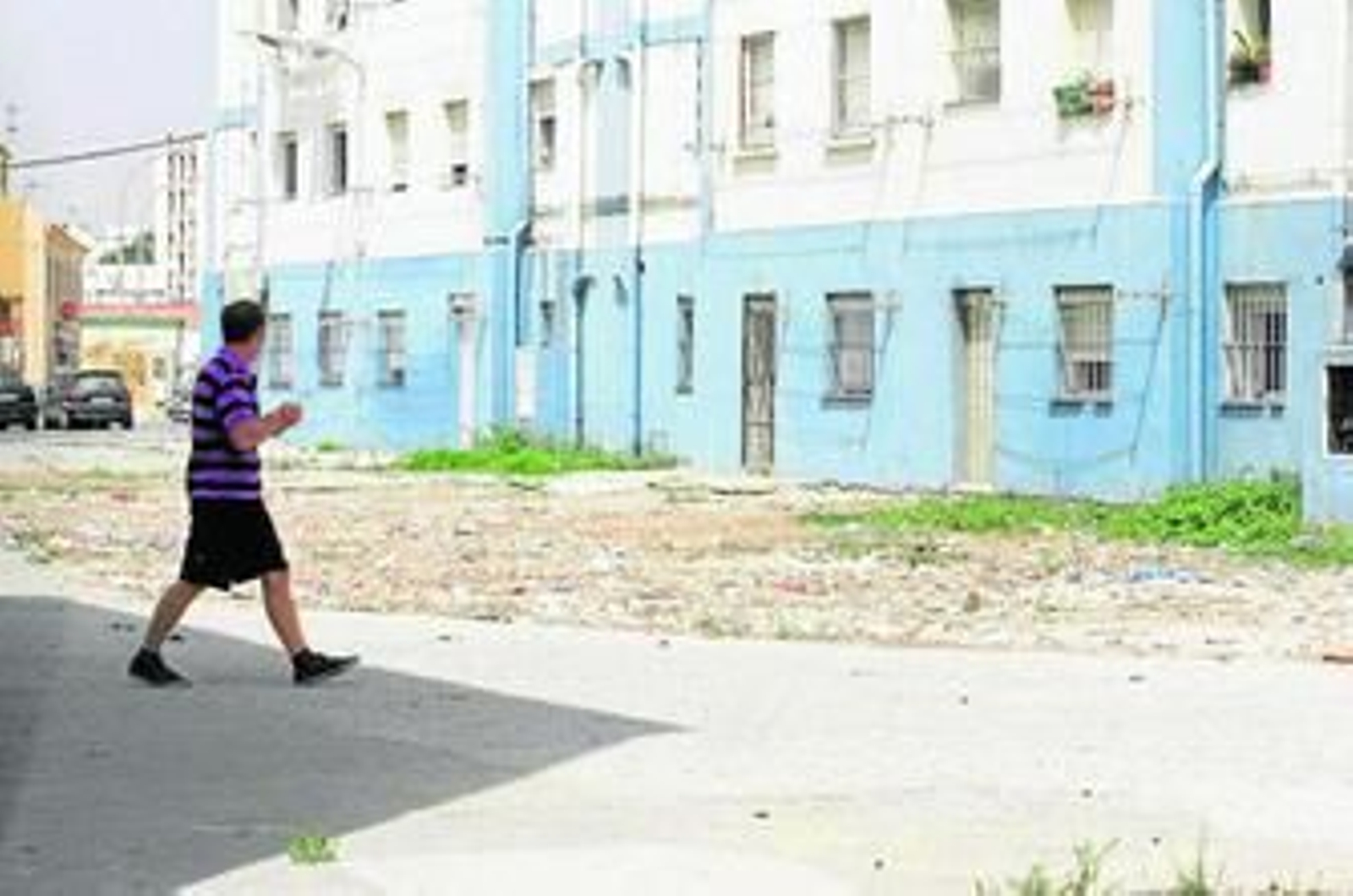 Imagen tomada esta semana de la suciedad existente en la barriada de San Bernardo.