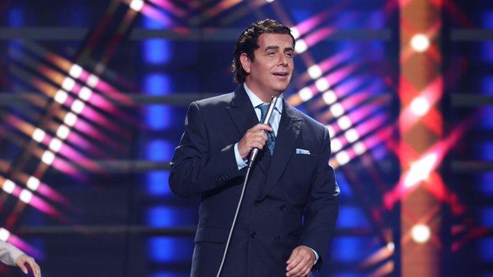Ángel Llácer como Bertín Osborne en 'Buenas noches, señora' para la final de 'Tu cara me suena 12' Ángel Llácer como Bertín Osborne en 'Buenas noches, señora' para la final de 'Tu cara me suena 12'