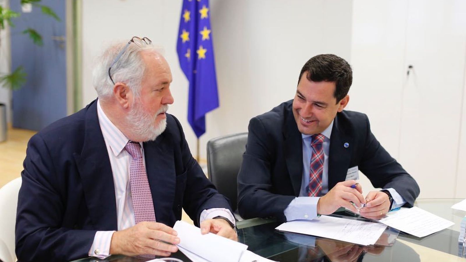 Juanma Moreno con Arias Cañete.