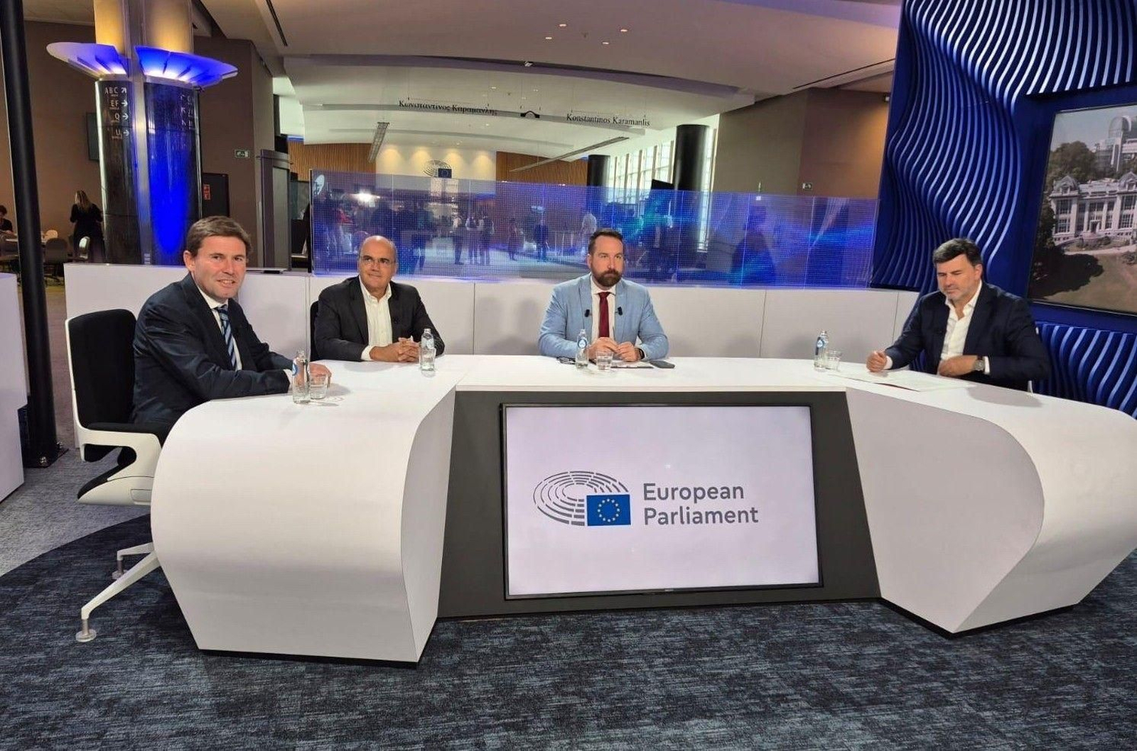 Luc Haustermans, vicepresidente de Asuntos Corporativos y Relaciones Industriales en Yara International; Carlos Barrasa, director de Clean Energies en Moeve; Dave Keating, moderador y Nicolas González Casares, eurodiputado del PSE