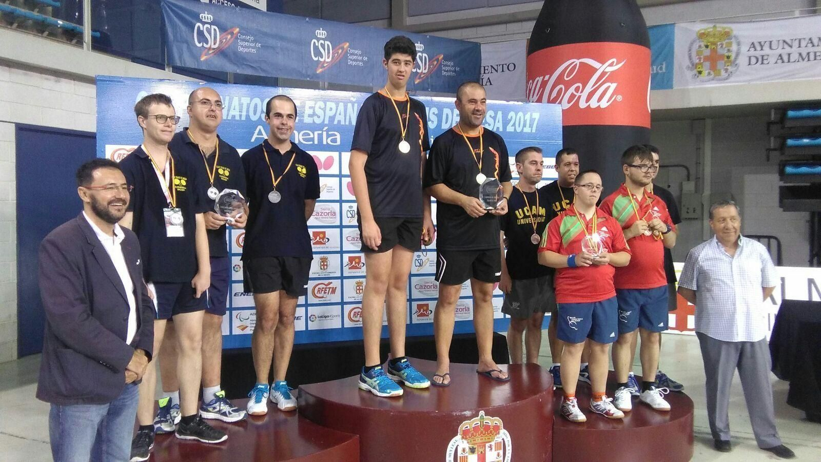El portuense Ceferino Gómez, en lo más alto del podio en la cita de Almería.