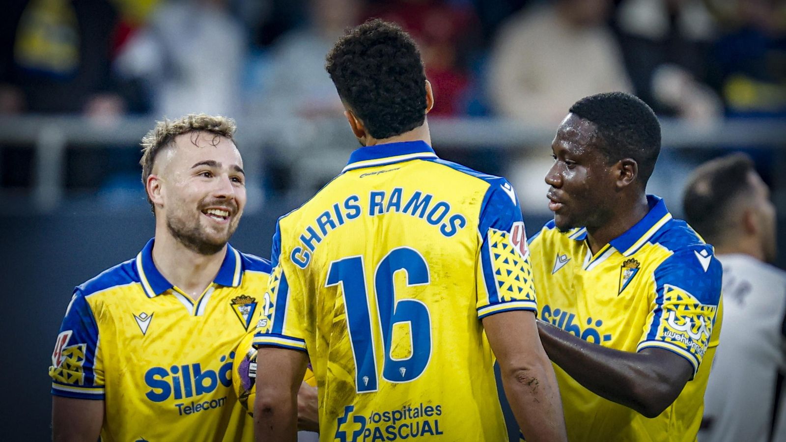 Búscate entre las fotos del partido de fútbol Cádiz CF - Albacete Balompié