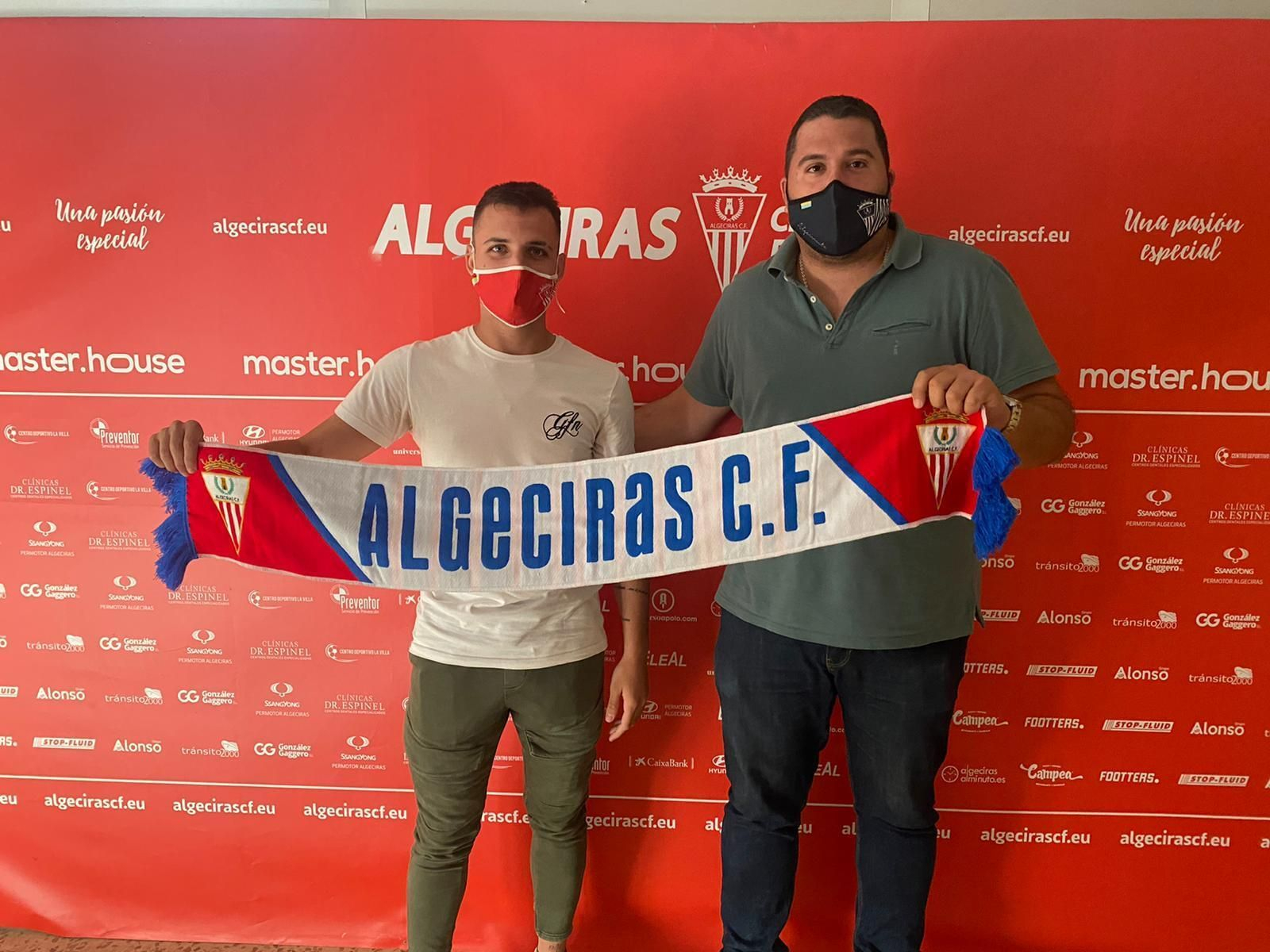 Juan Serrano y el director deportivo del Algeciras, Daniel Alejo. Juan Serrano y el director deportivo del Algeciras, Daniel Alejo.