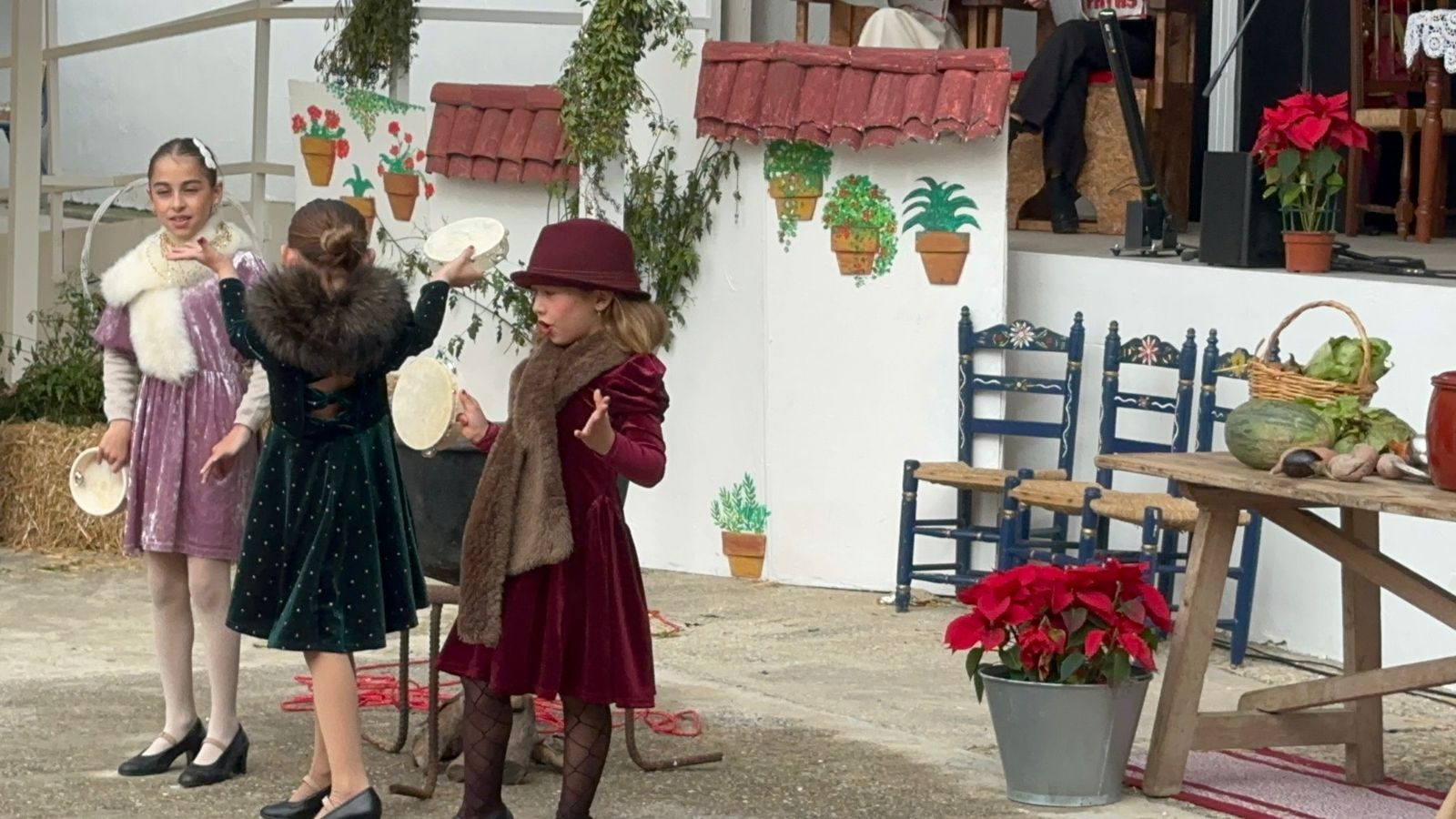 El indulto del pavo: humor y tradición se dan la mano en el teatro navideño de Torrecera