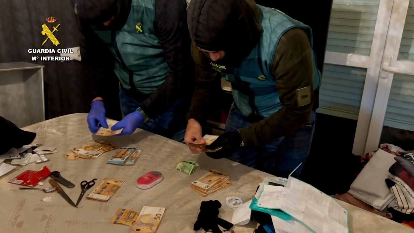 La policía en el momento de la detención.