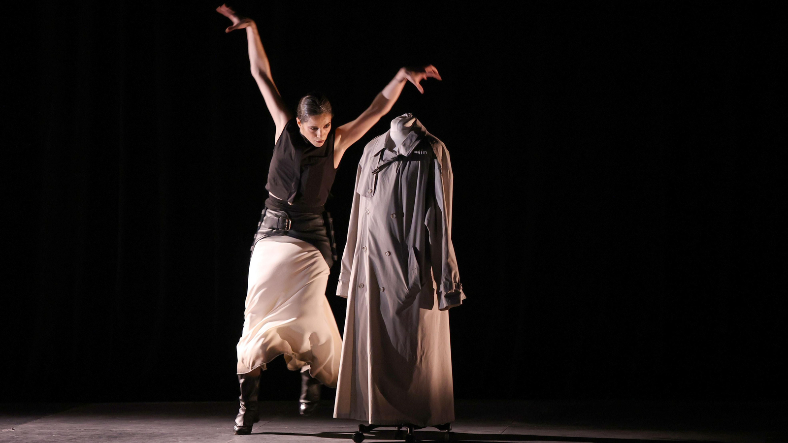 Sara Jiménez con 'Ave de Plata' en los Museos de la Atalaya